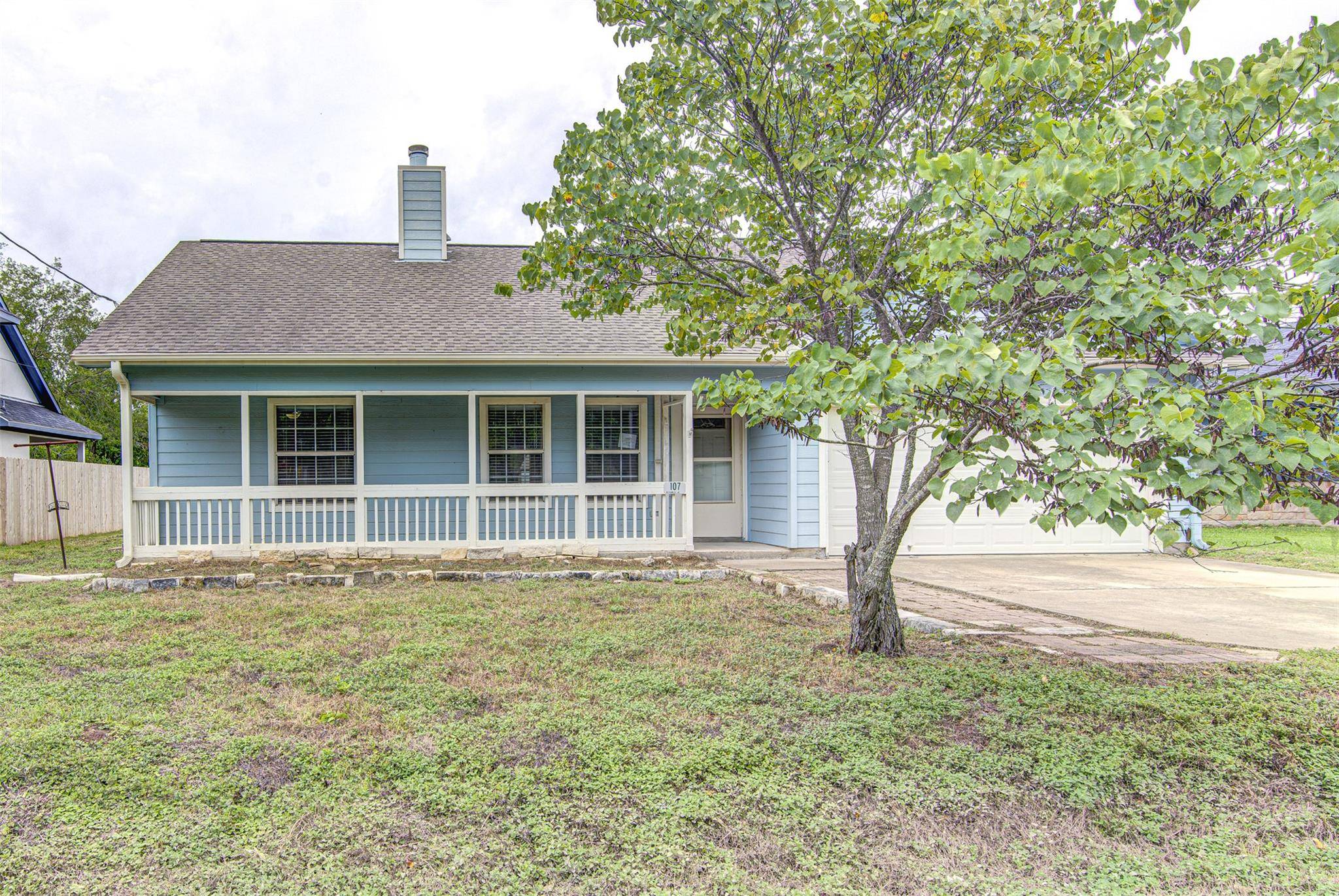 107 W Pauwela LN, Bastrop, TX 78602