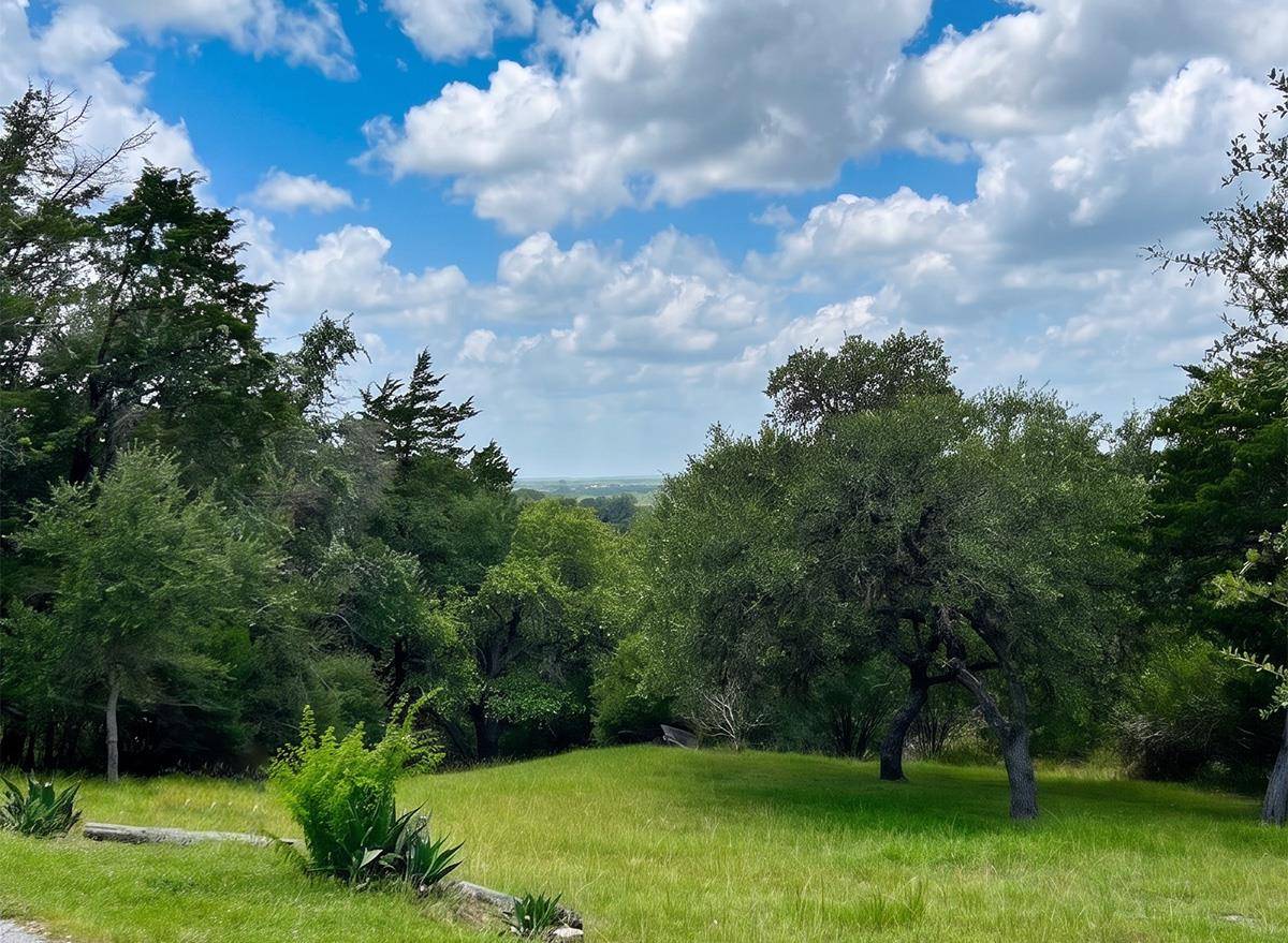 404 Valley View DR, La Grange, TX 78945