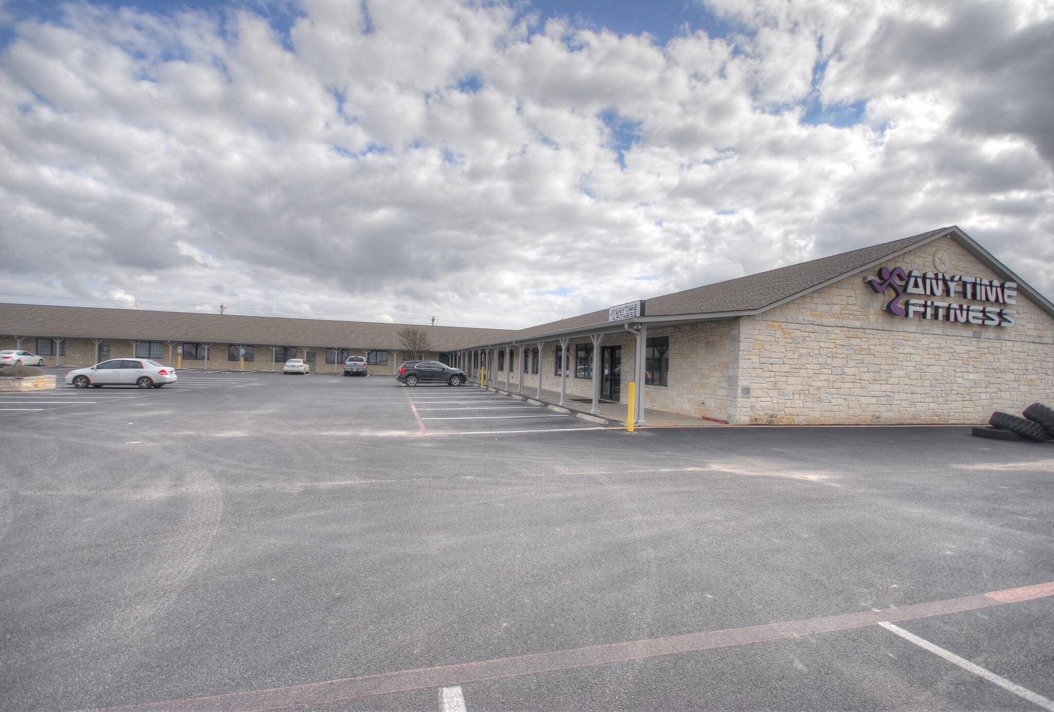 305 Limestone TER #H2, Jarrell, TX 76537