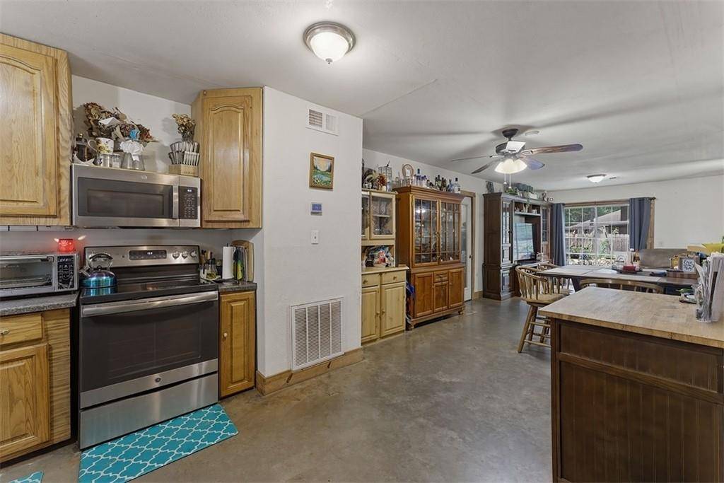 234 Park DR, La Grange, TX 78945