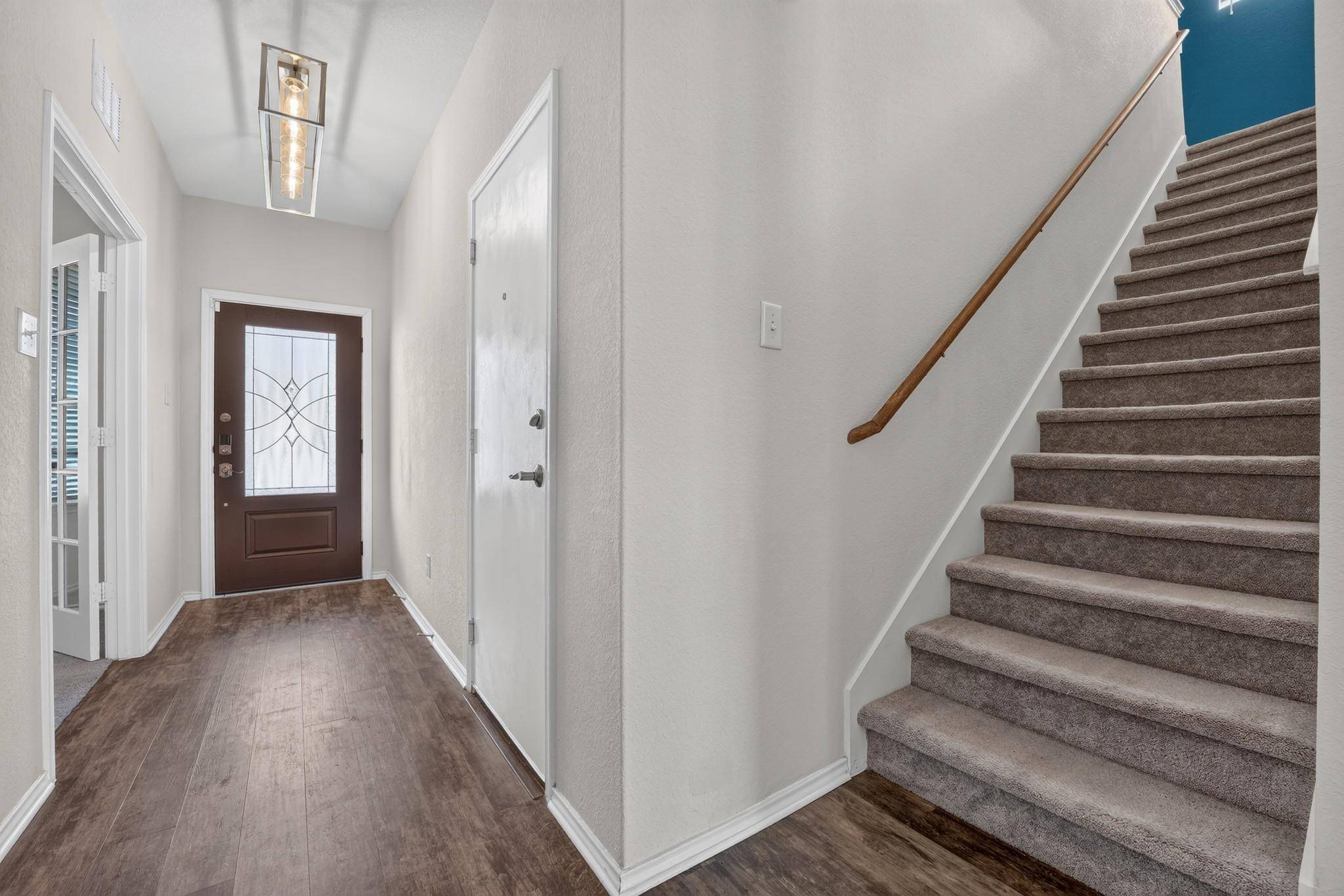 612 Sonterra BLVD, Jarrell, TX 76537