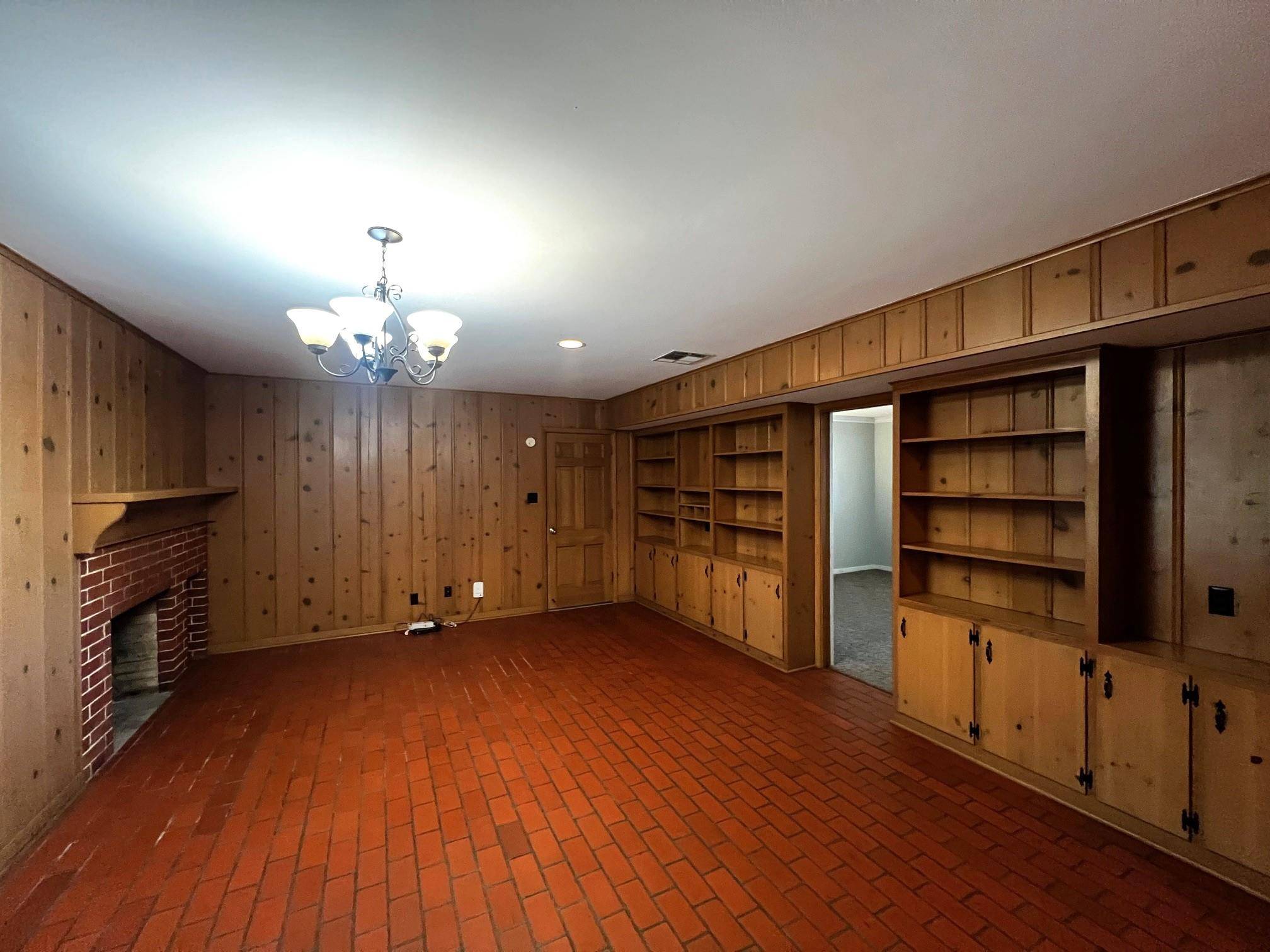 235 W Lower Line ST, La Grange, TX 78945