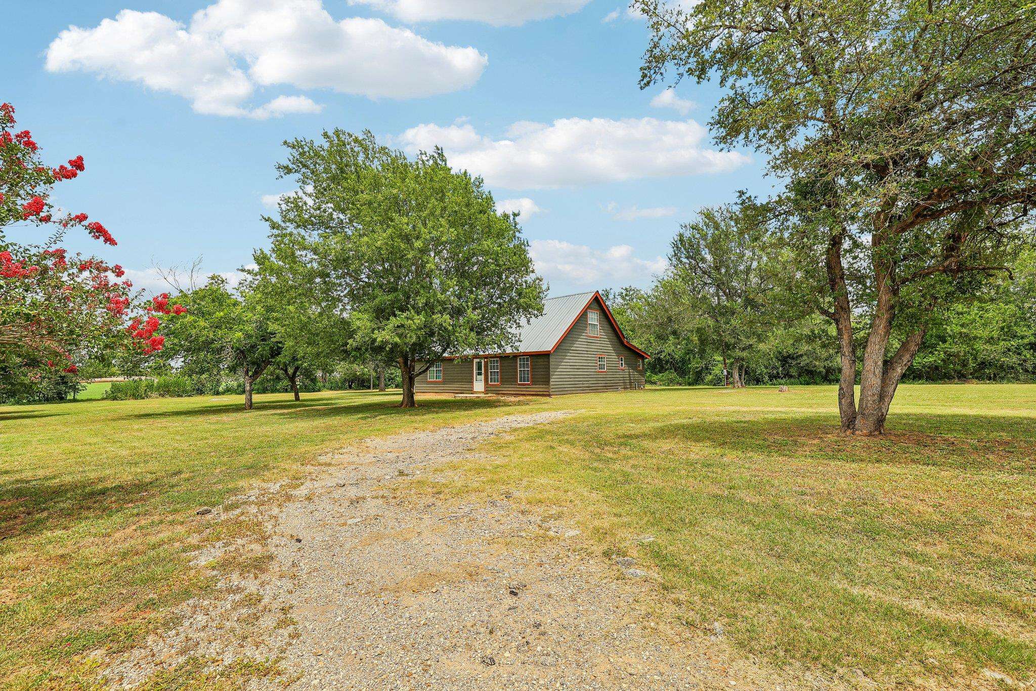 122 Dodd Preston RD, Elgin, TX 78621