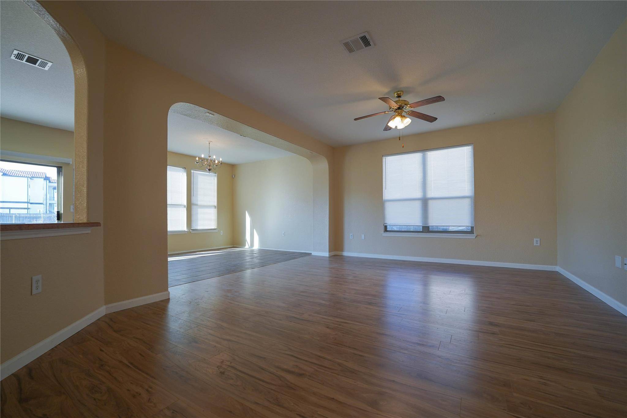 5520 Alomar CV, Del Valle, TX 78617