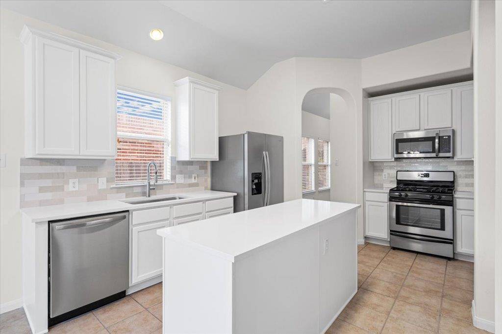 1404 Augusta Bend DR, Hutto, TX 78634