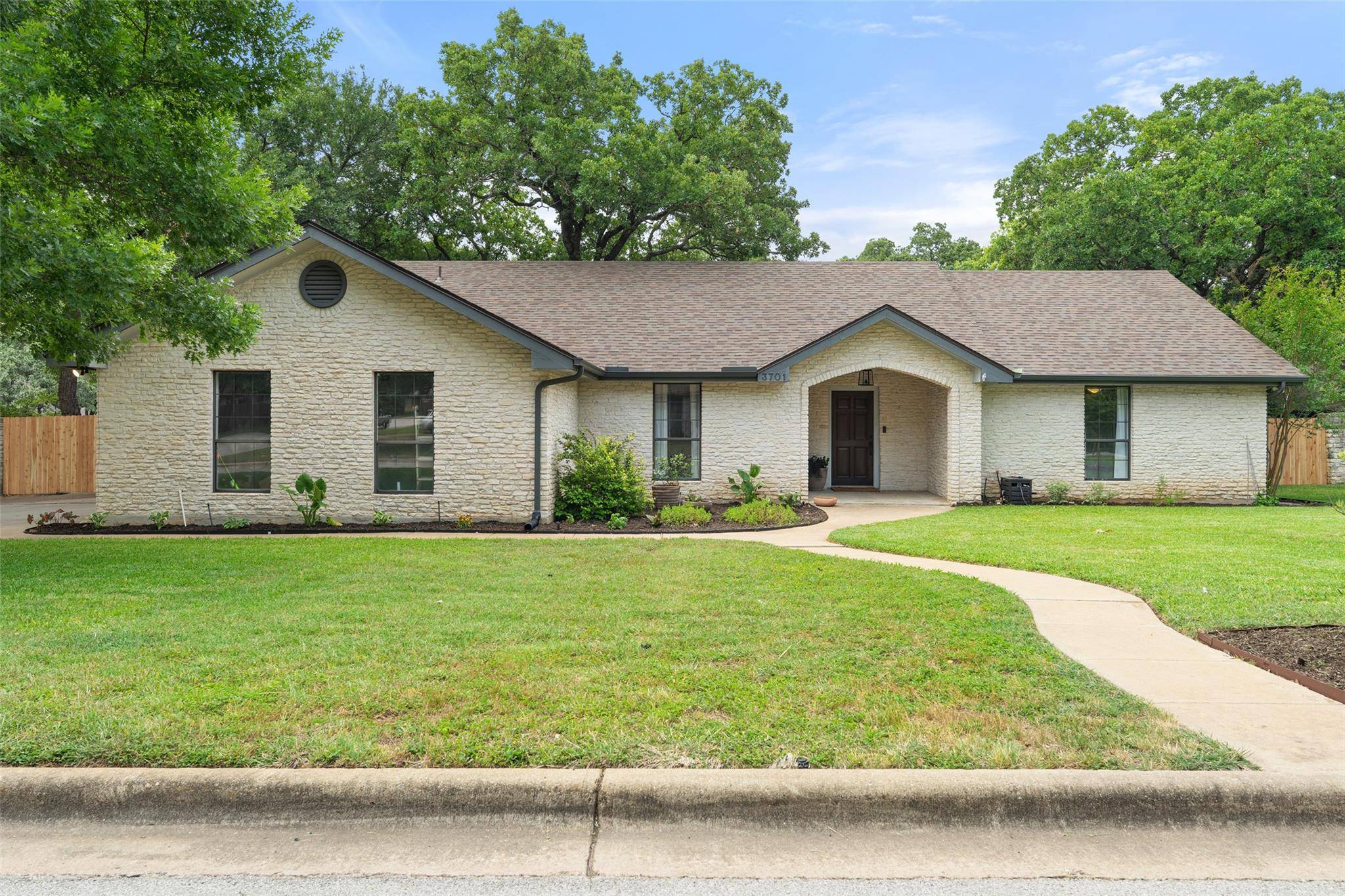 3701 Indian Point DR, Austin, TX 78739