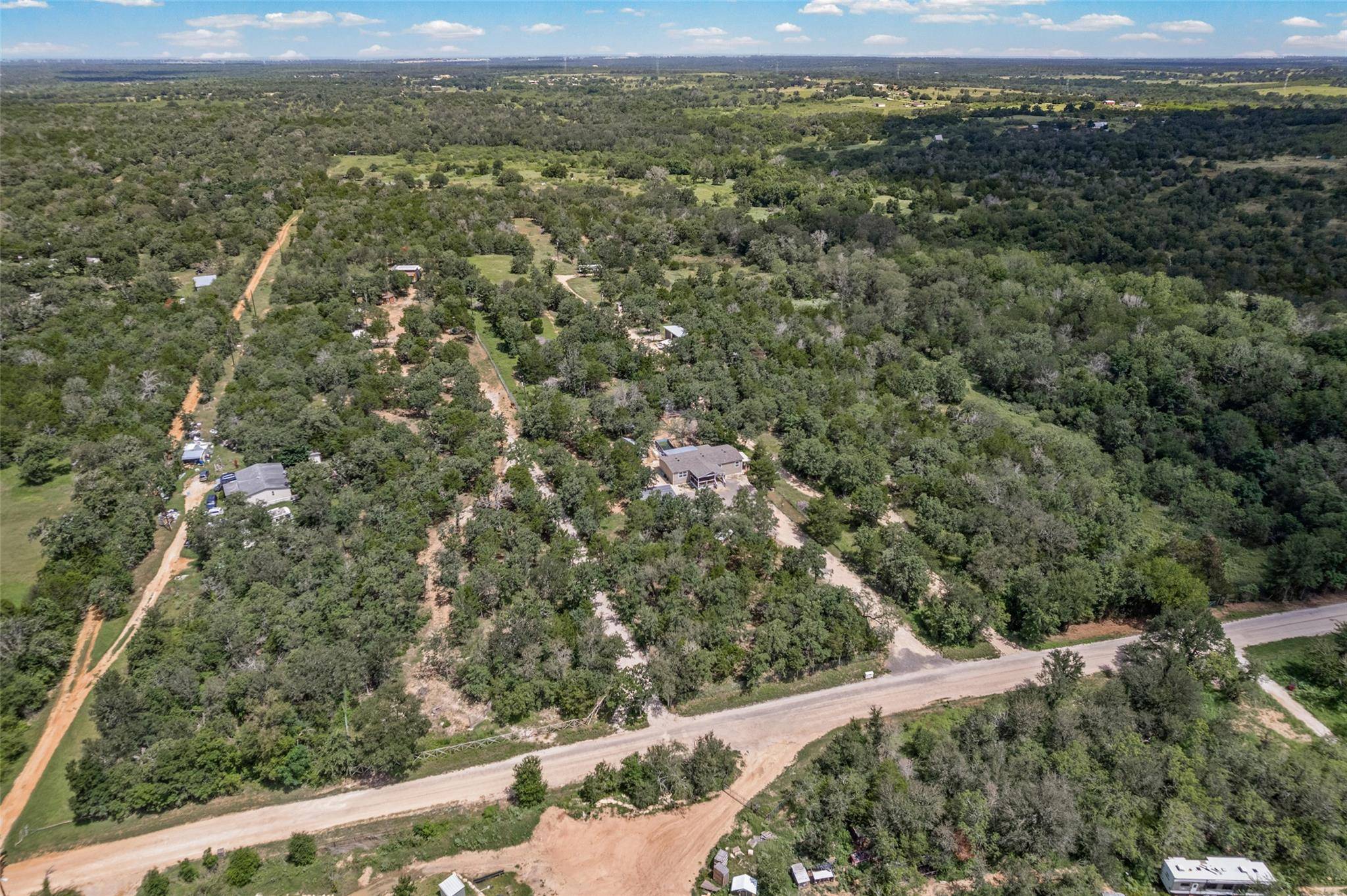 564 Boyd RD, Red Rock, TX 78662