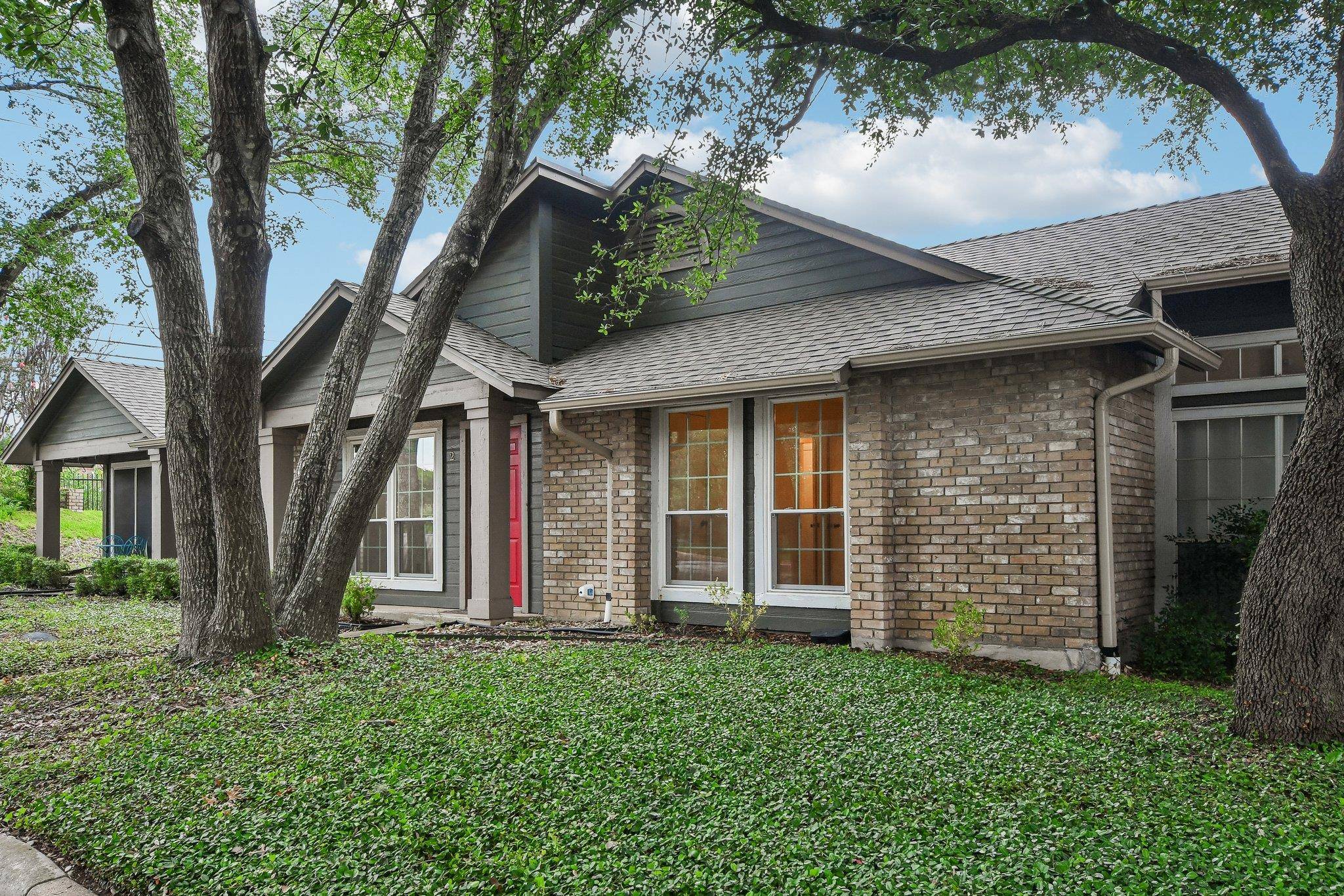 1015 E Yager LN #2, Austin, TX 78753