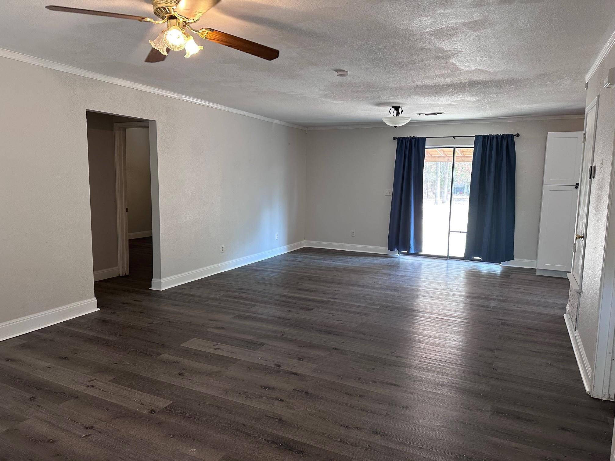 298 Lamaloa LN, Bastrop, TX 78602