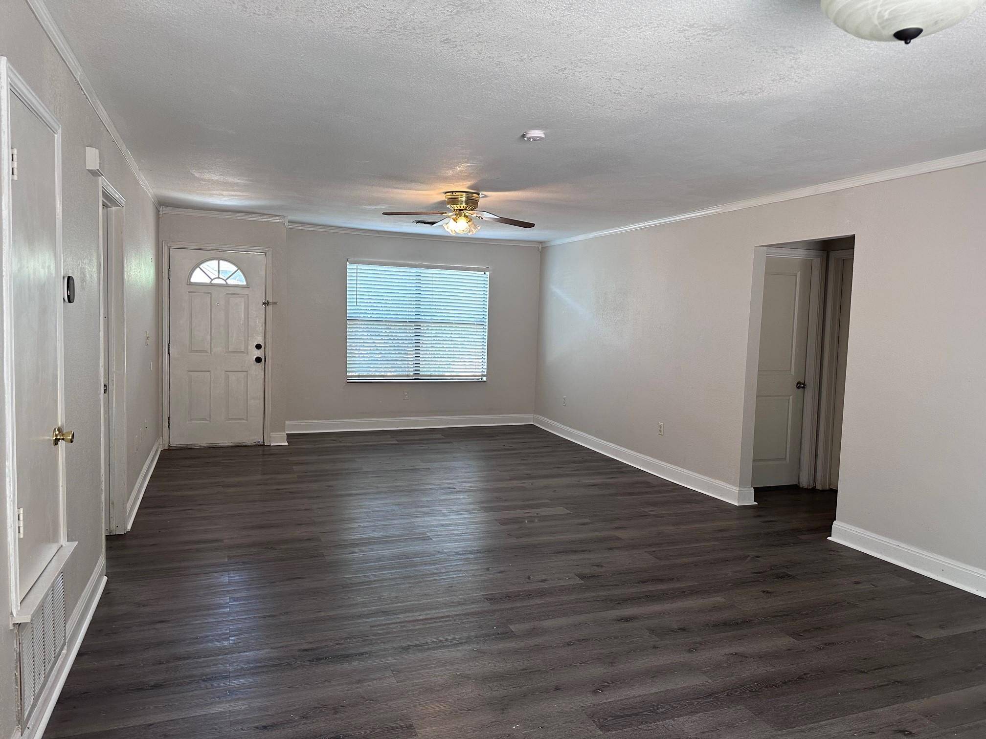 298 Lamaloa LN, Bastrop, TX 78602
