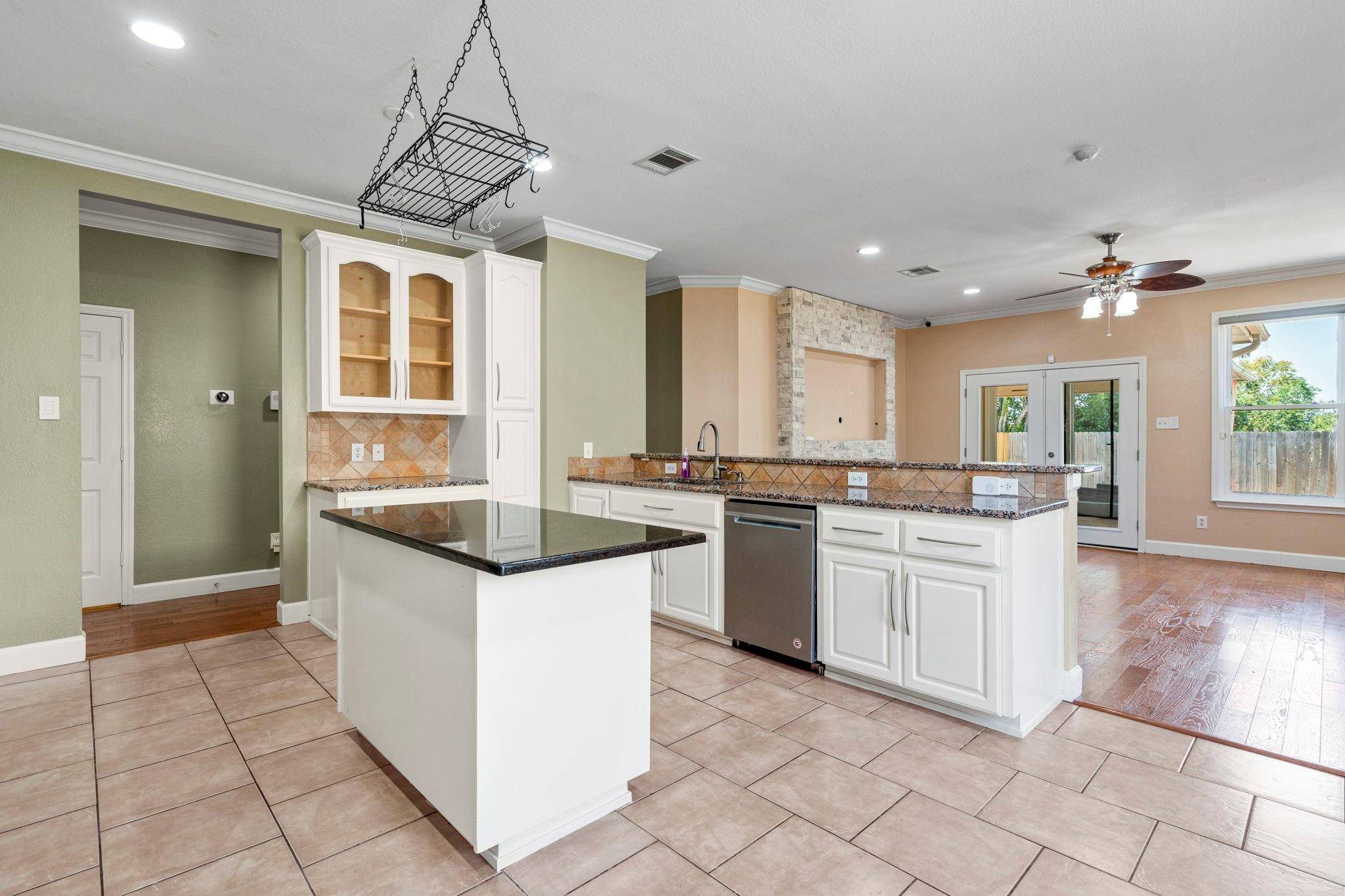 108 Colt LOOP, Kyle, TX 78640