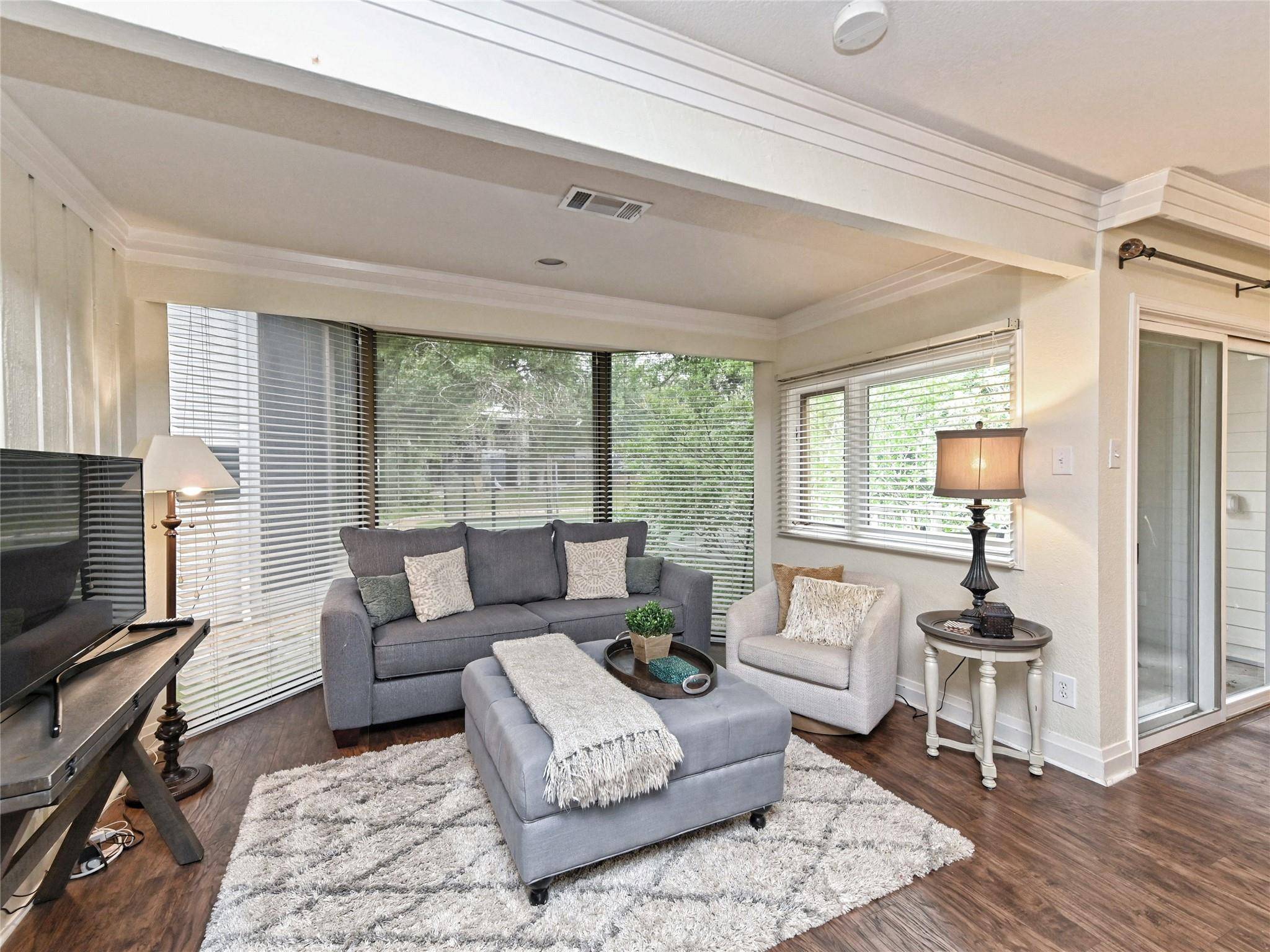 199 World Of Tennis SQ, Lakeway, TX 78738