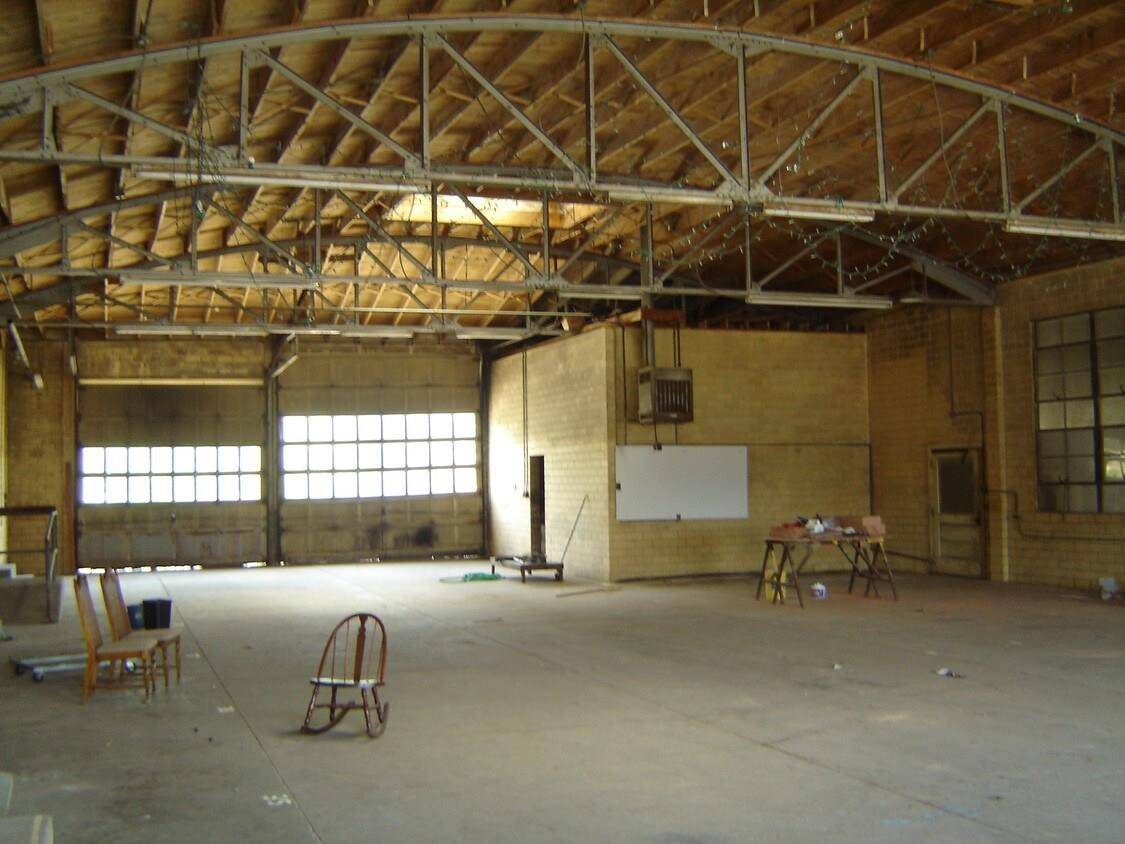 200 E 4th ST, Taylor, TX 76574