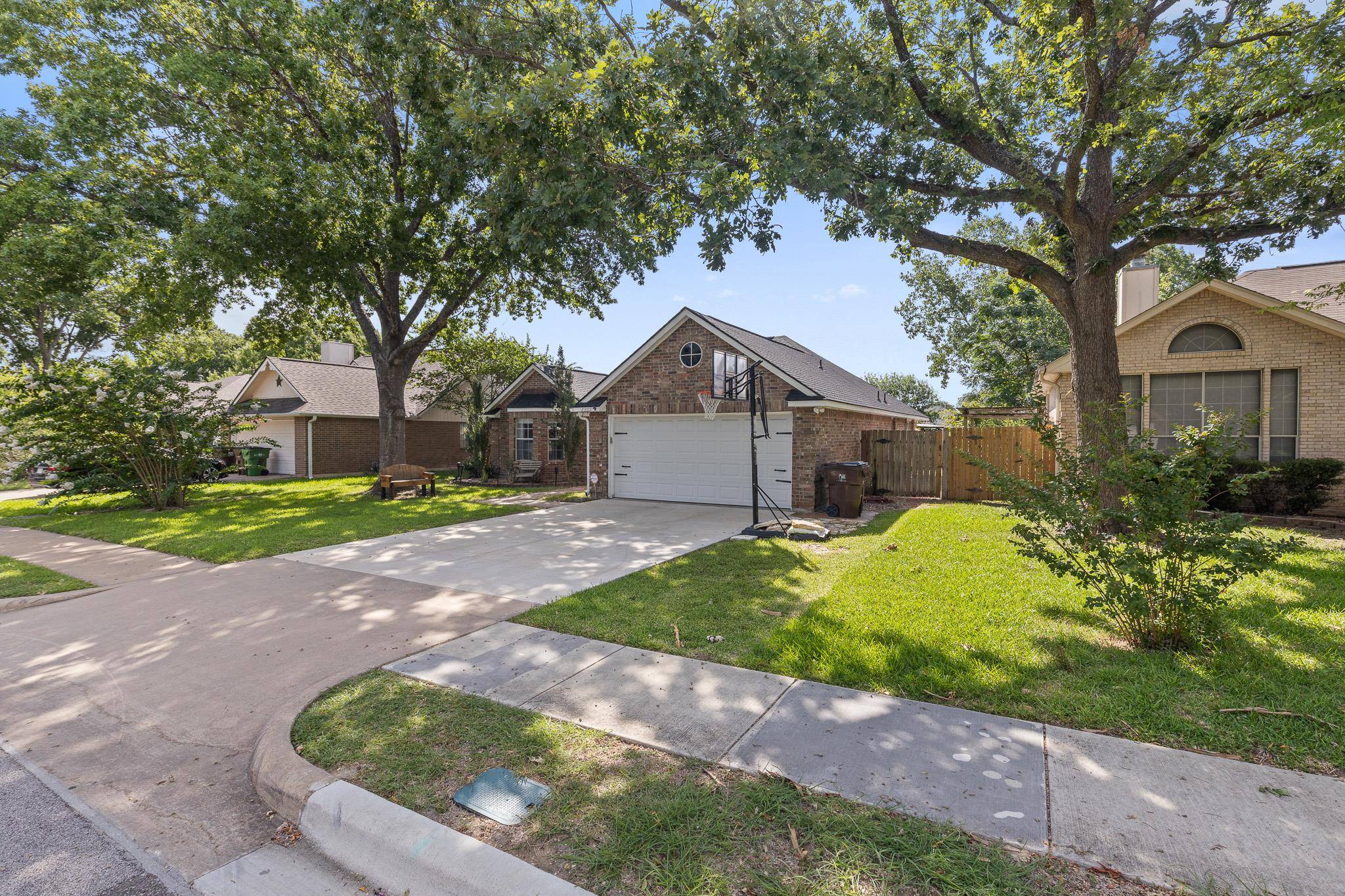 2305 Raintree PATH, Round Rock, TX 78664