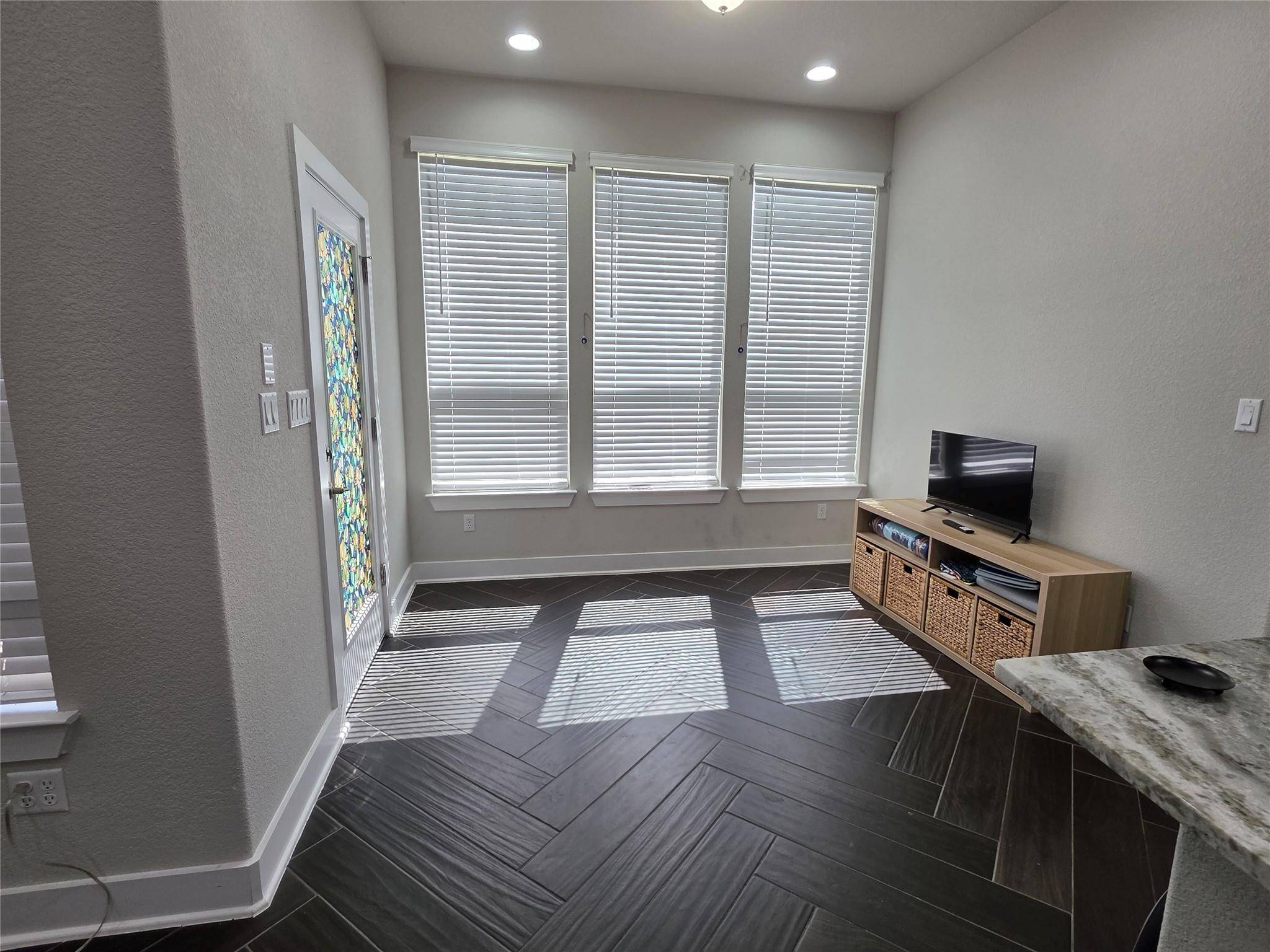 200 Lotti LN, Liberty Hill, TX 78642