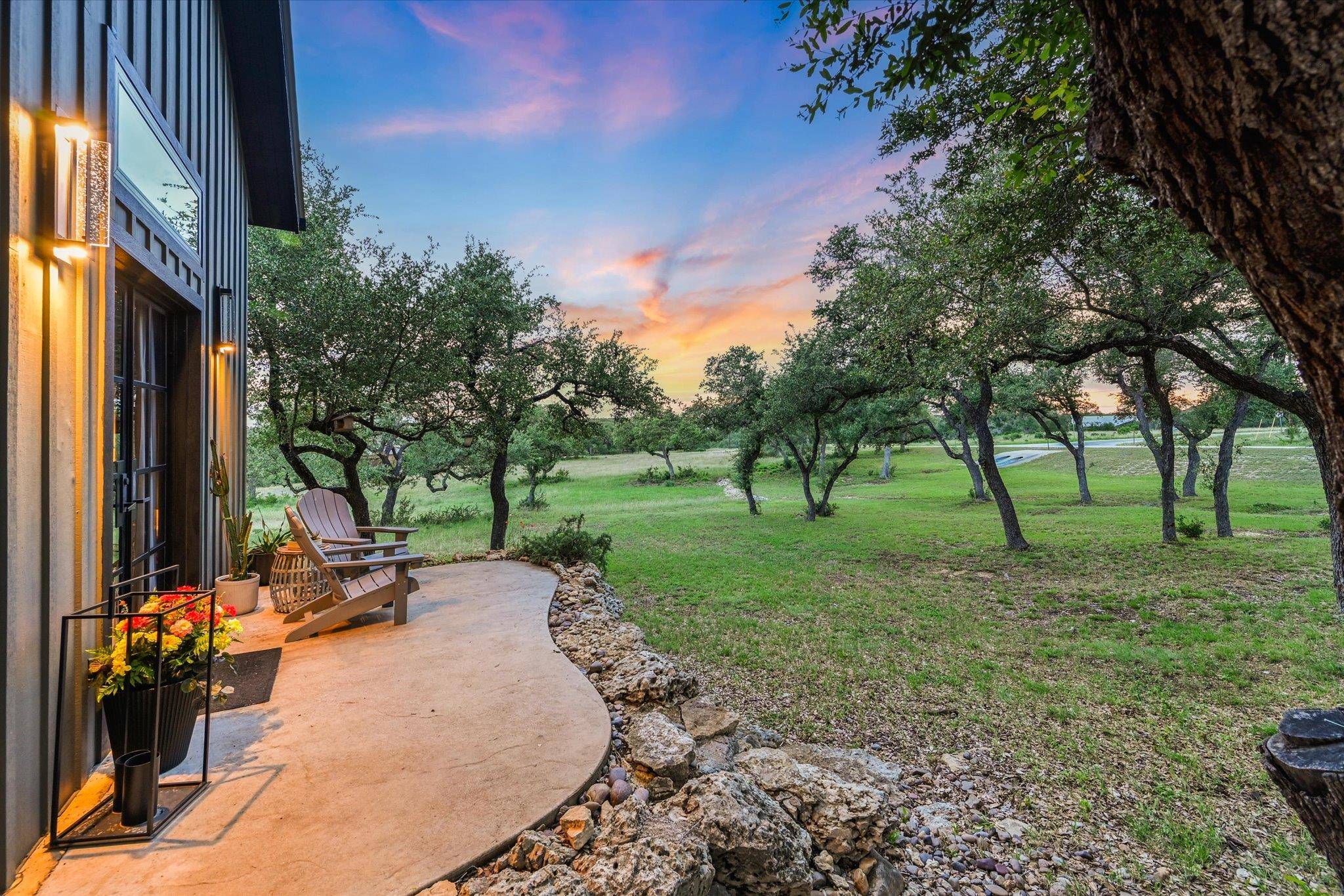 297 Blue Sky LN, Wimberley, TX 78676