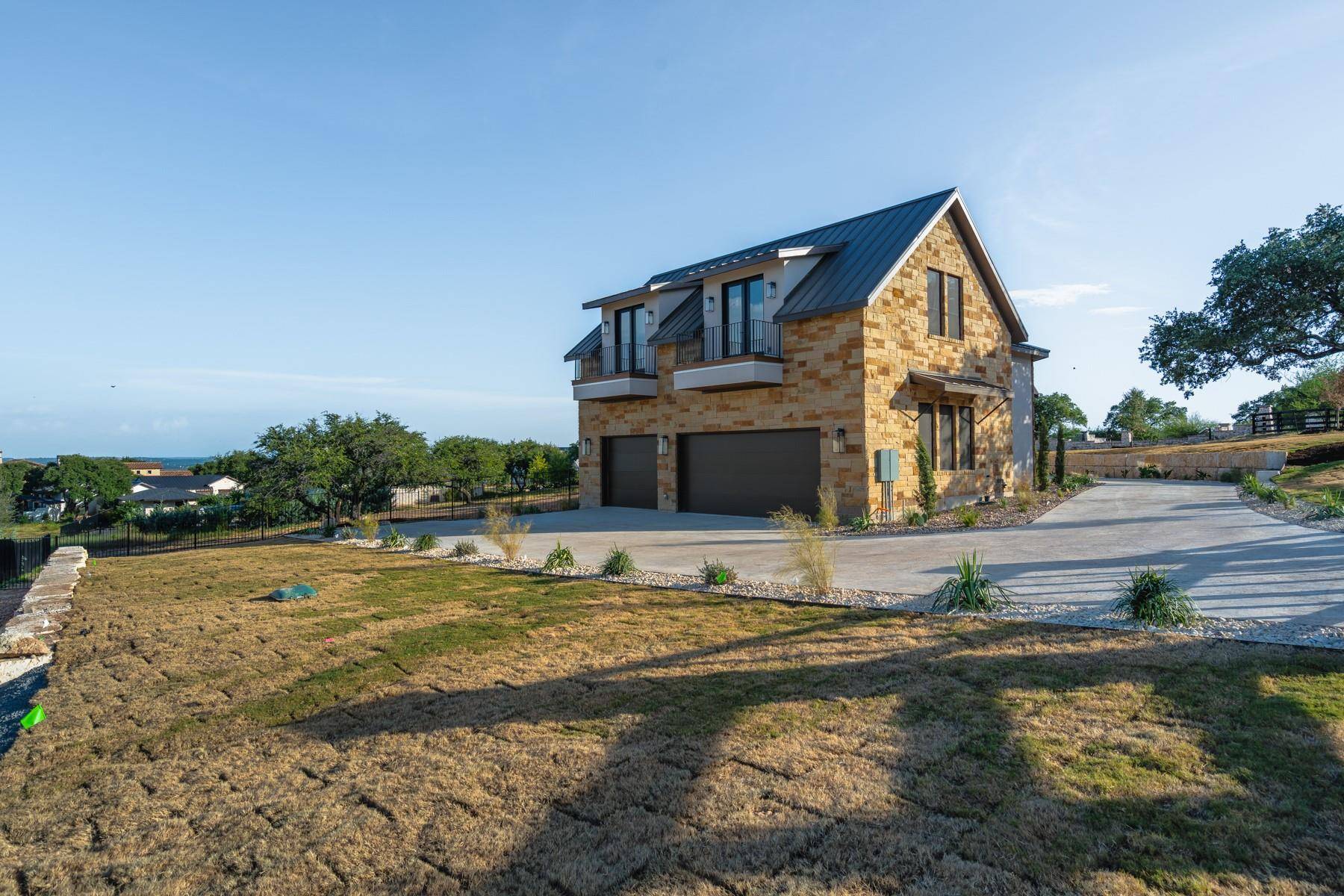 1300 Saddlebrook Canyon CT, Spicewood, TX 78669