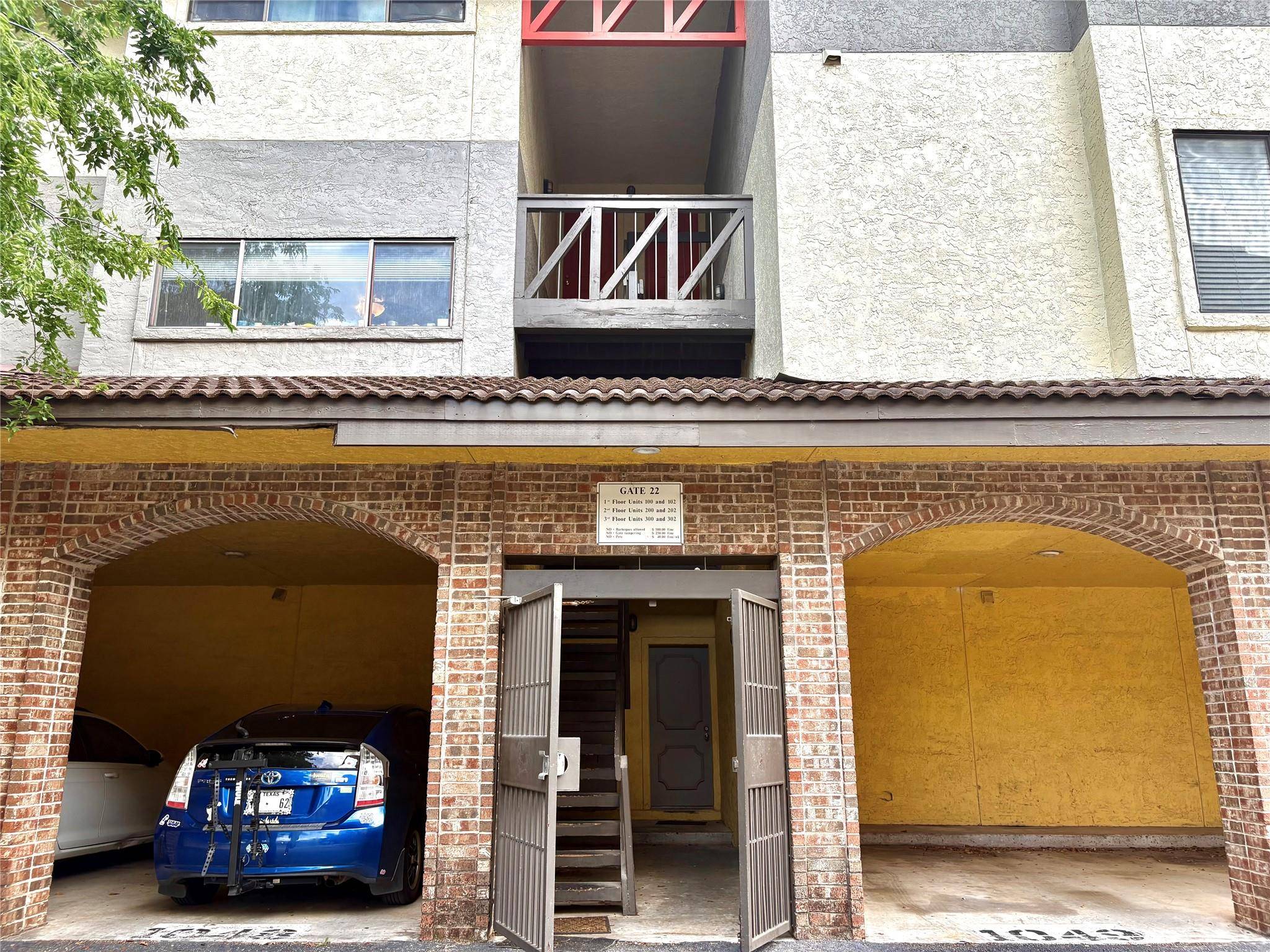 806 W 24th ST #202, Austin, TX 78705