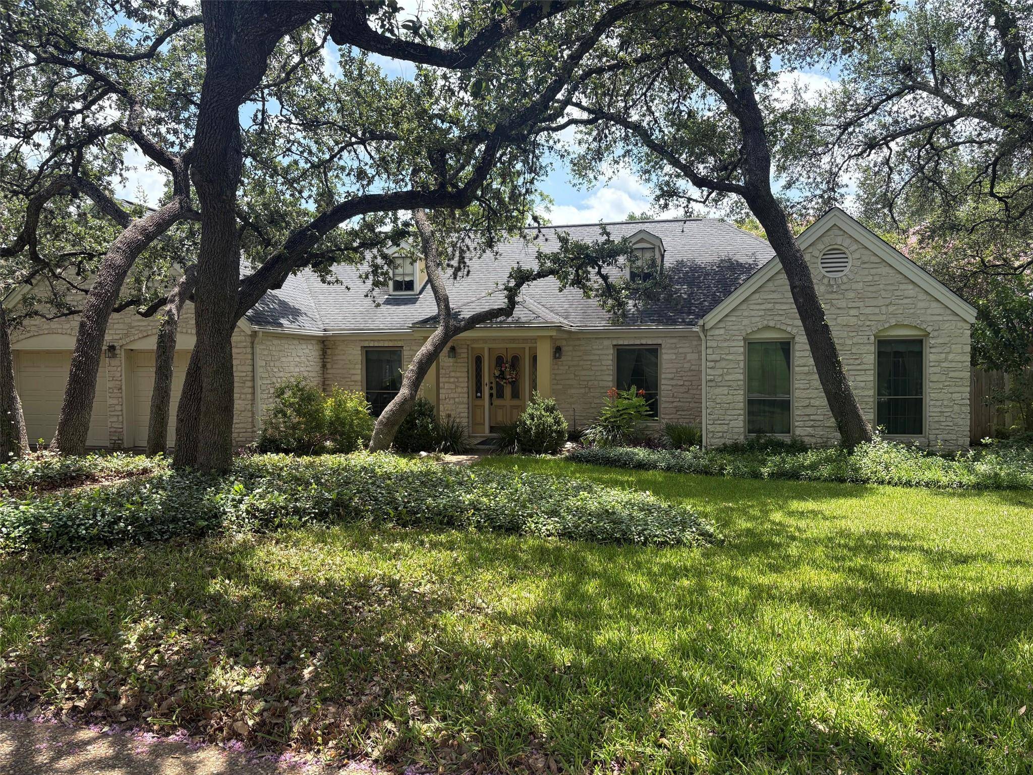 3131 Honey Tree LN, Austin, TX 78746
