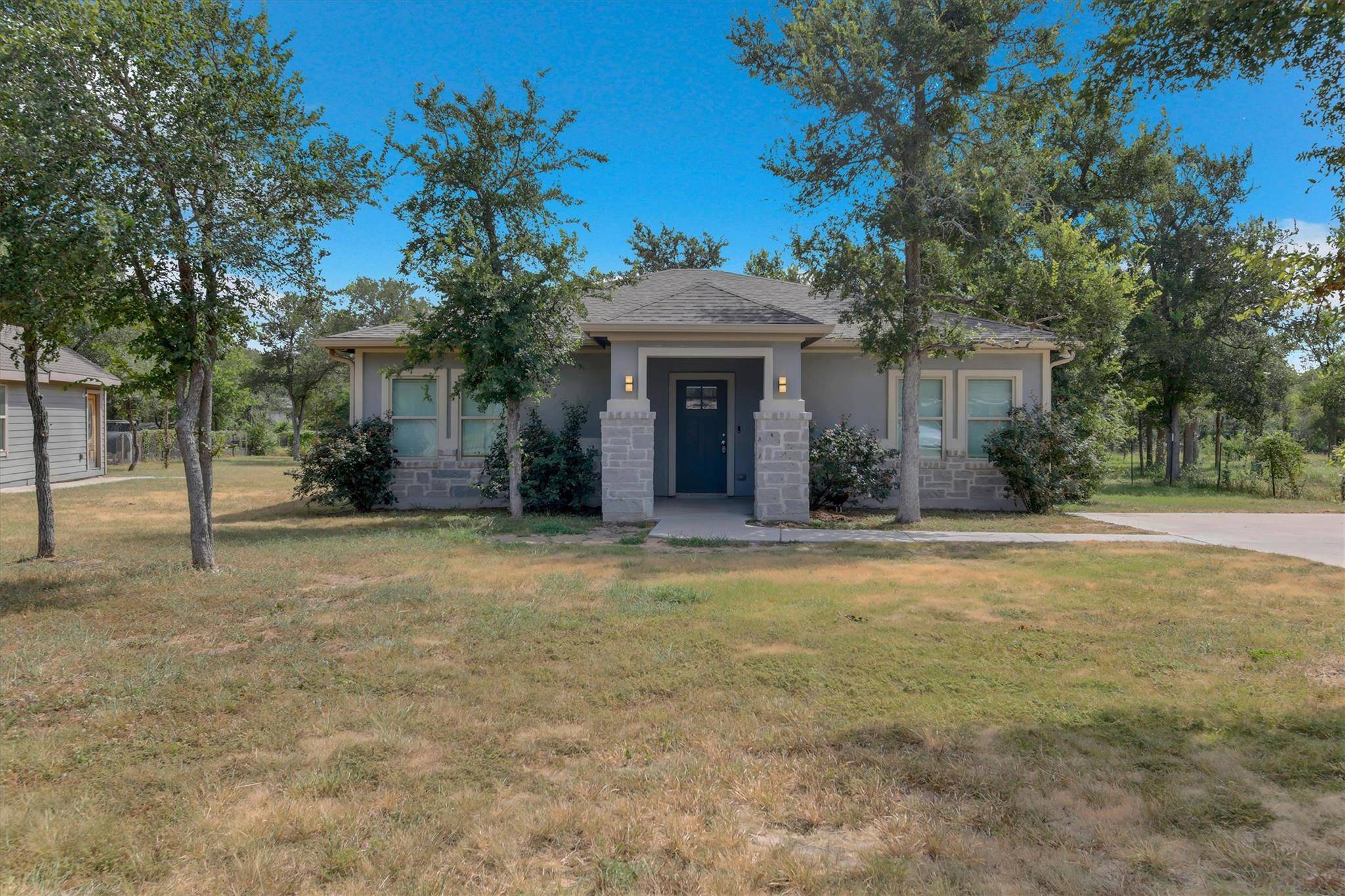 159 La Fortuna DR, Del Valle, TX 78617