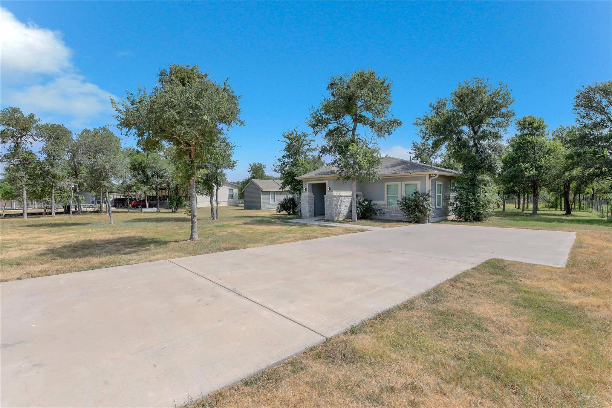 159 La Fortuna DR, Del Valle, TX 78617