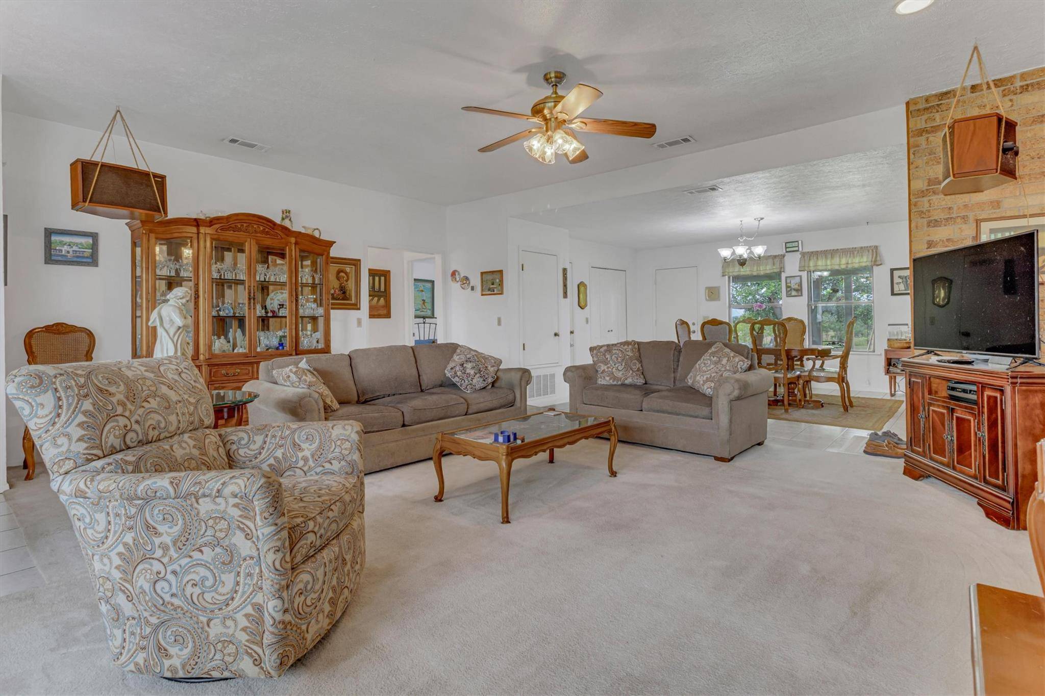 12800 Quarterhorse DR, Elgin, TX 78621