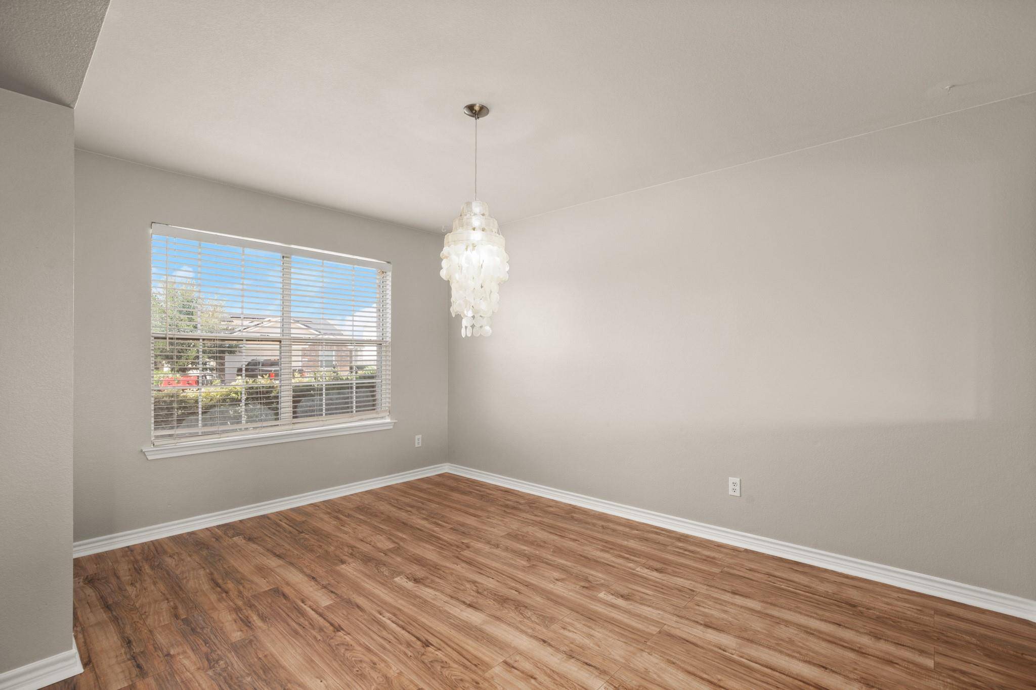 219 Brown ST, Hutto, TX 78634