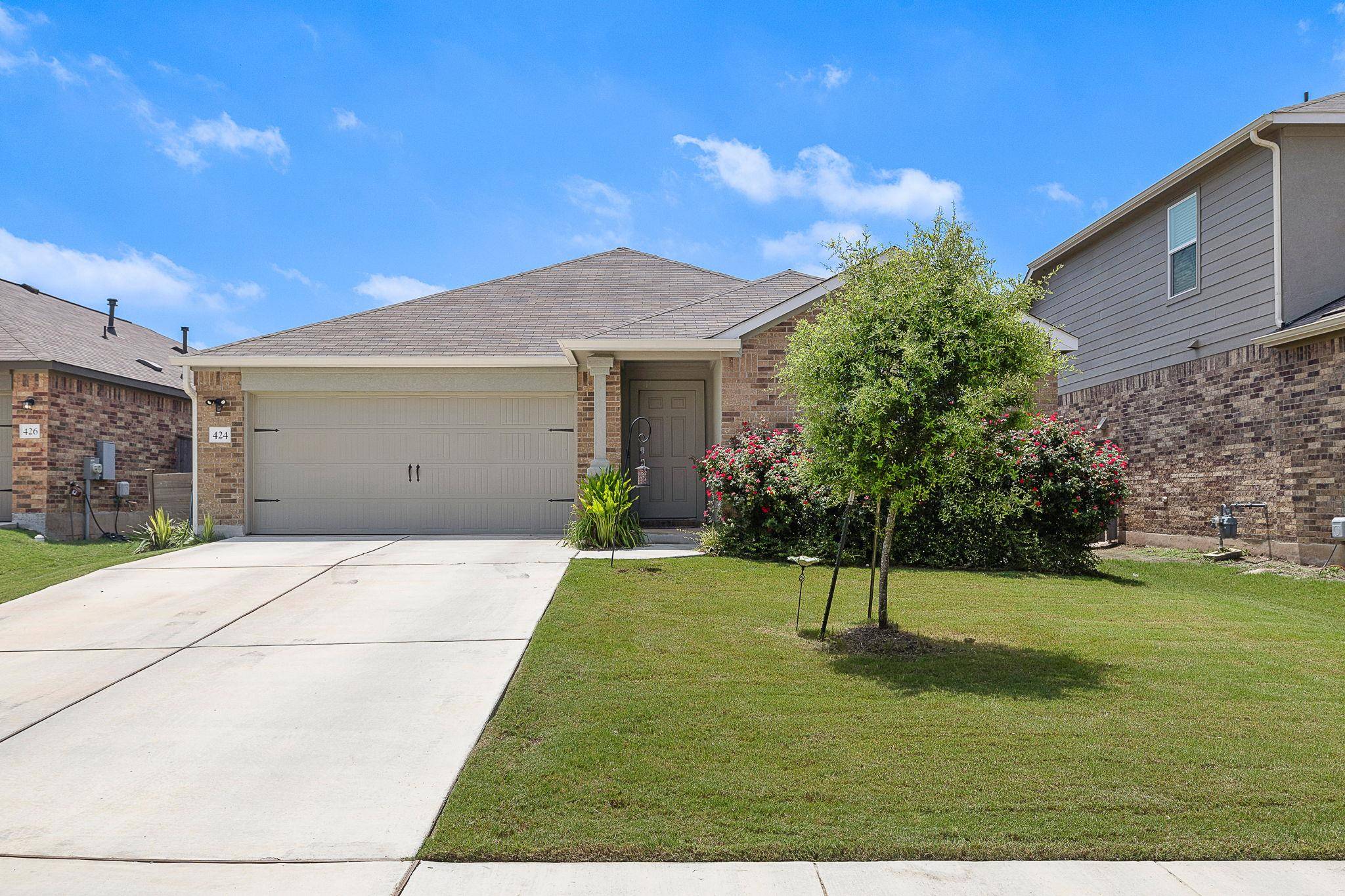 424 Sebring CIR, Hutto, TX 78634