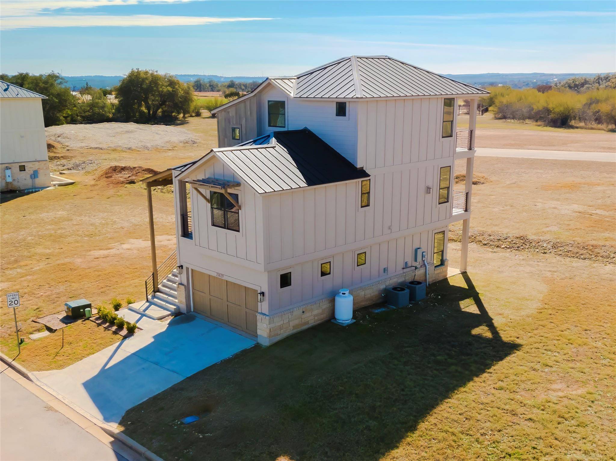 25829 Case LN #8, Spicewood, TX 78669