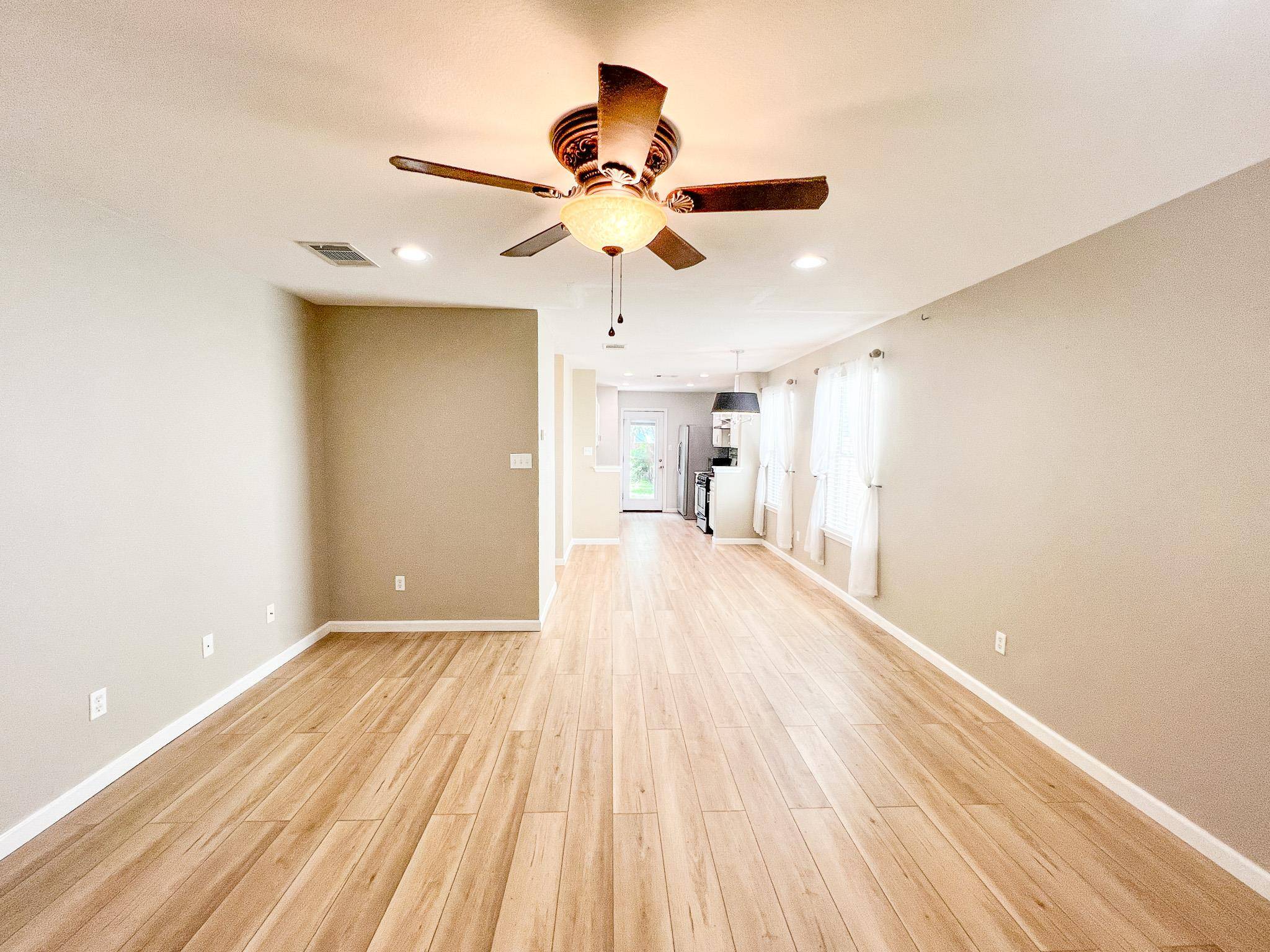 298 Jack Rabbit LN, Buda, TX 78610