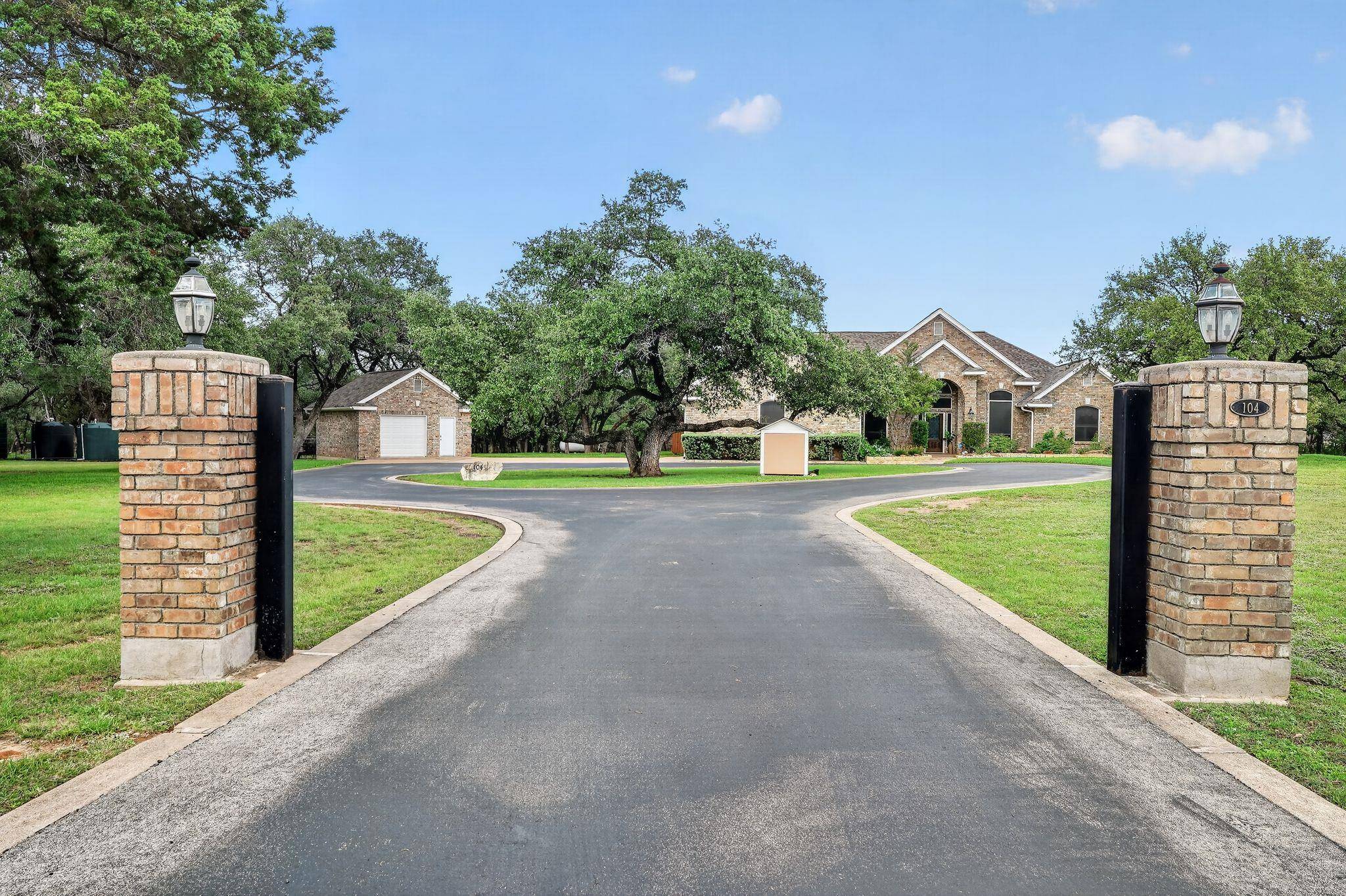 104 Lakewood TRL, Leander, TX 78641