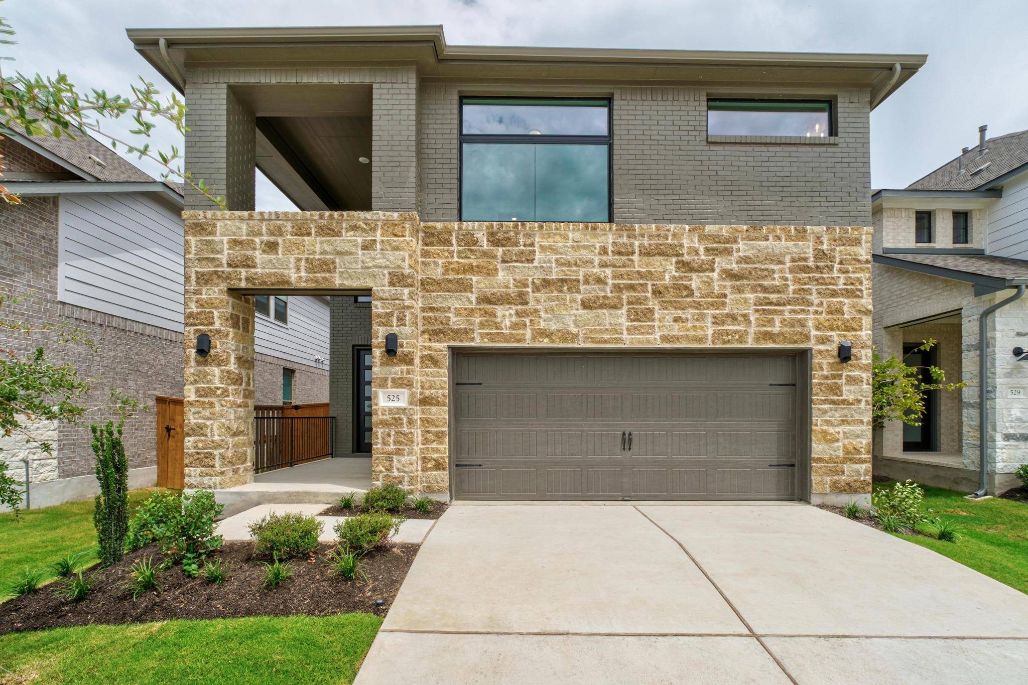 525 Buckaroo DR, Georgetown, TX 78633