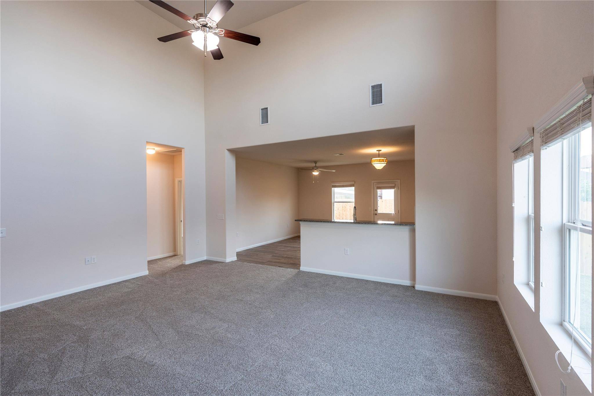 5000 Lexington Meadow LN, Del Valle, TX 78617