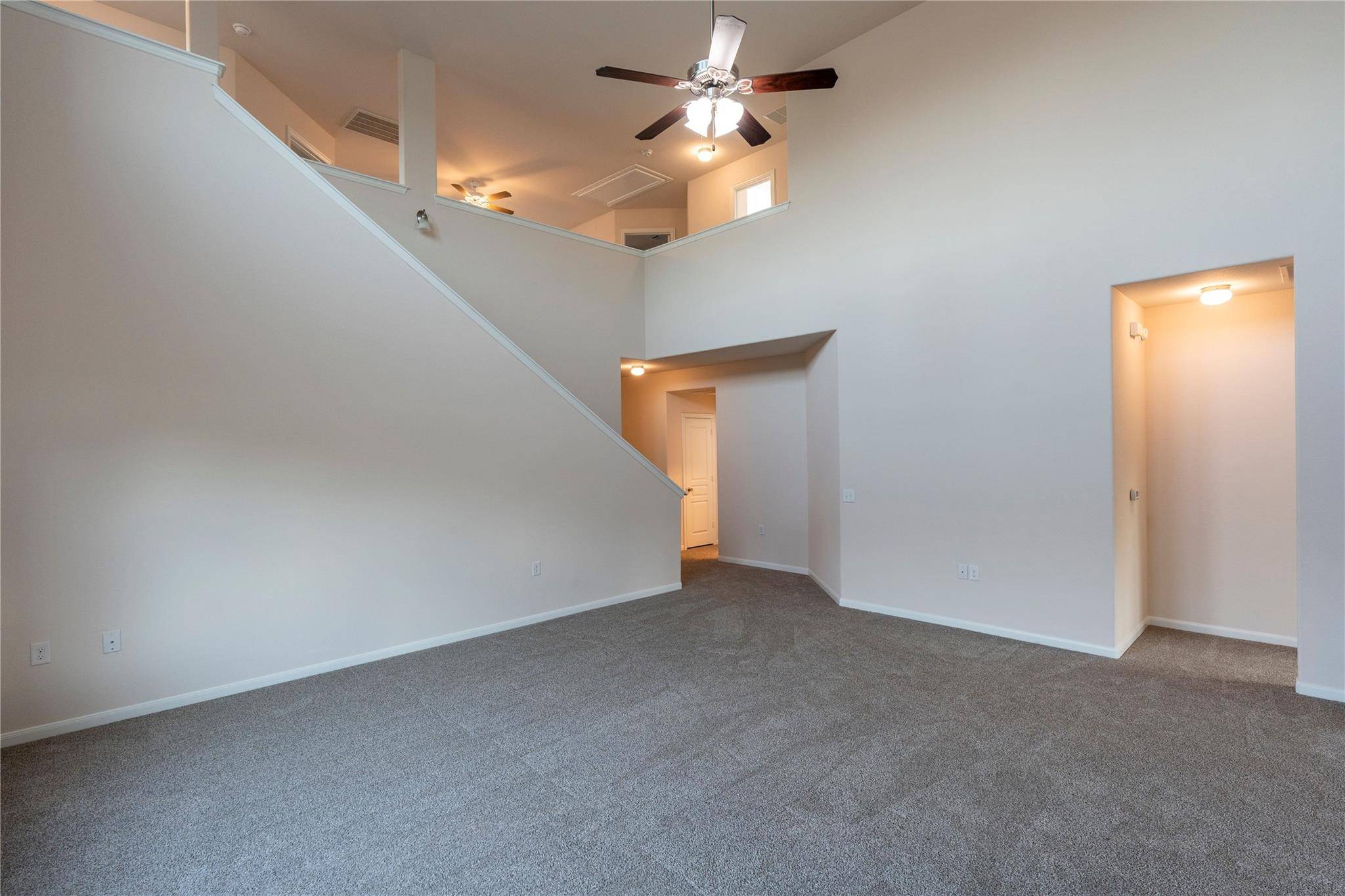 5000 Lexington Meadow LN, Del Valle, TX 78617