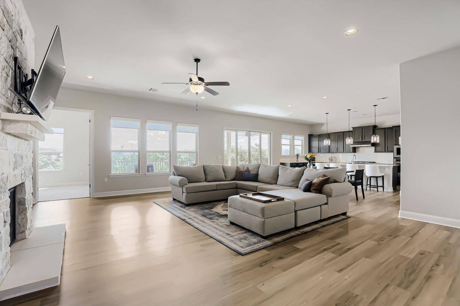 2429 Costa Del Sol DR, Leander, TX 78641