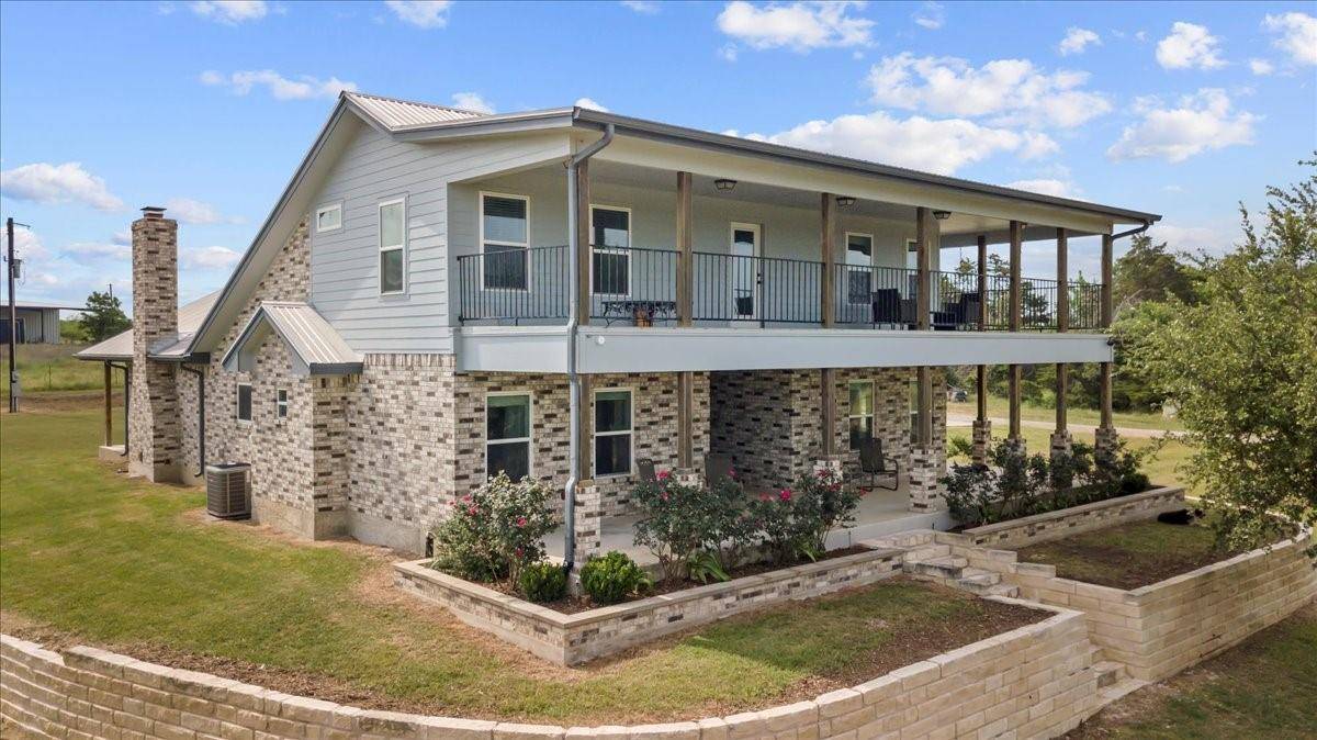 1883 Watterson RD, Red Rock, TX 78662