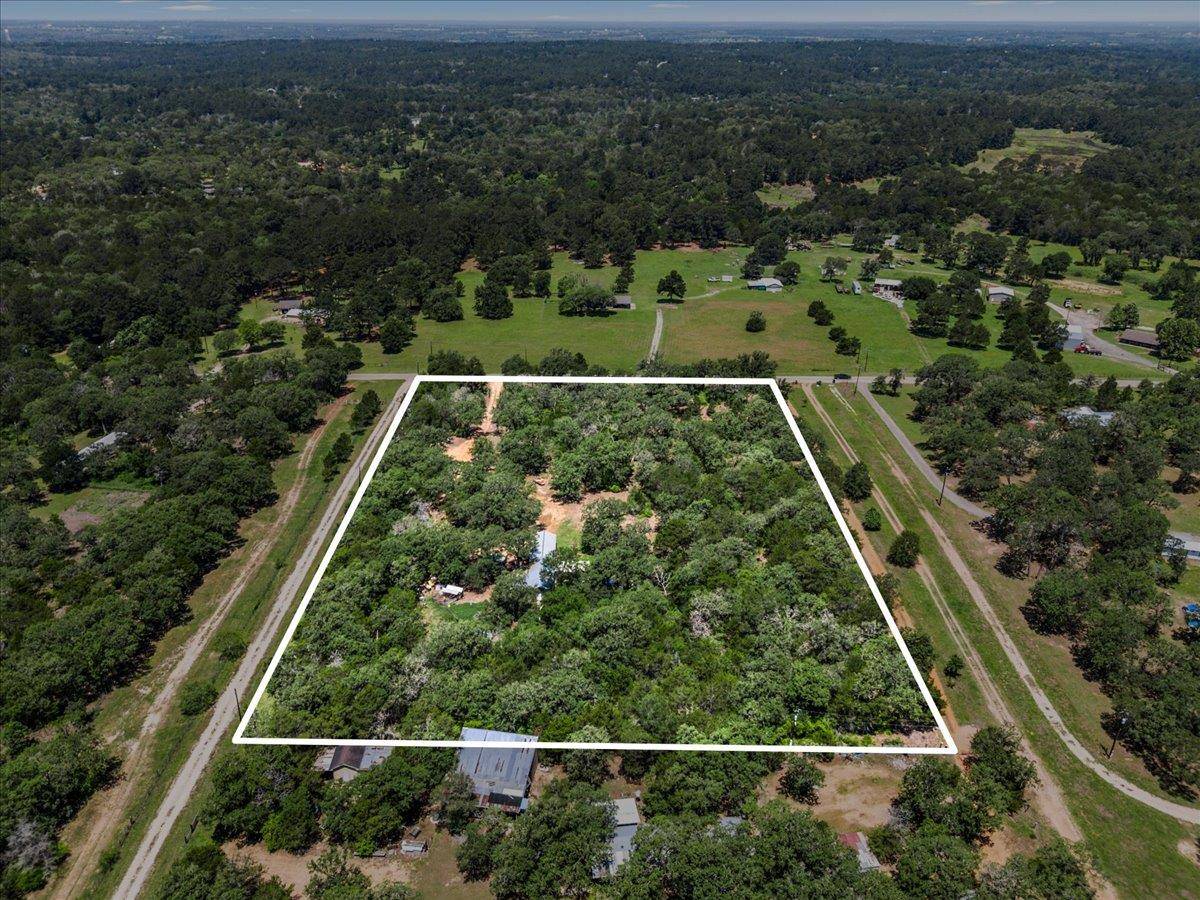 247 Pine Valley LOOP, Smithville, TX 78957