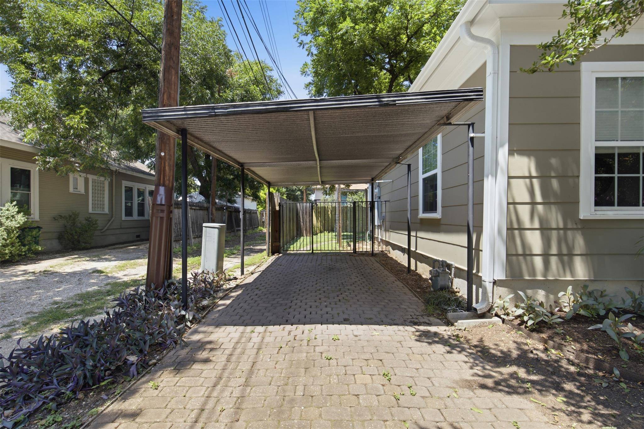206 E 43rd ST, Austin, TX 78751