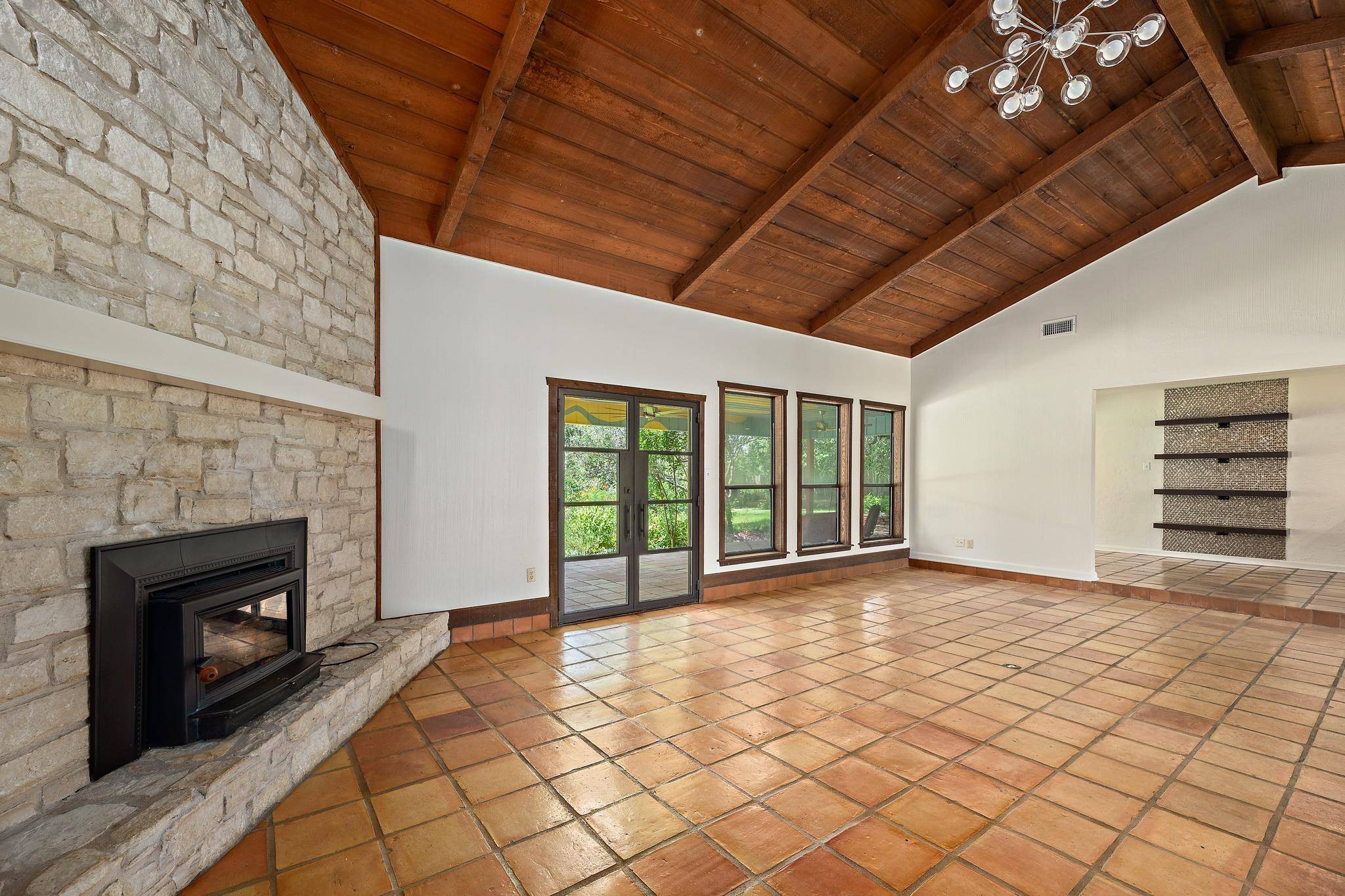 501 Liberty DR, Liberty Hill, TX 78642