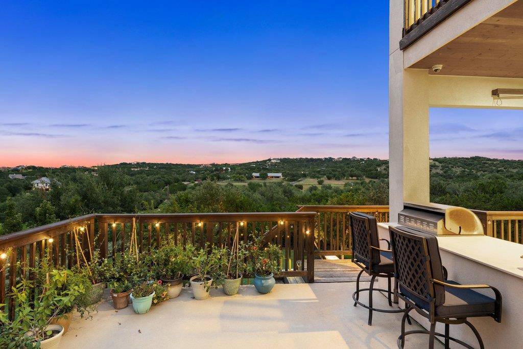 215 Lodestone LN, Austin, TX 78738