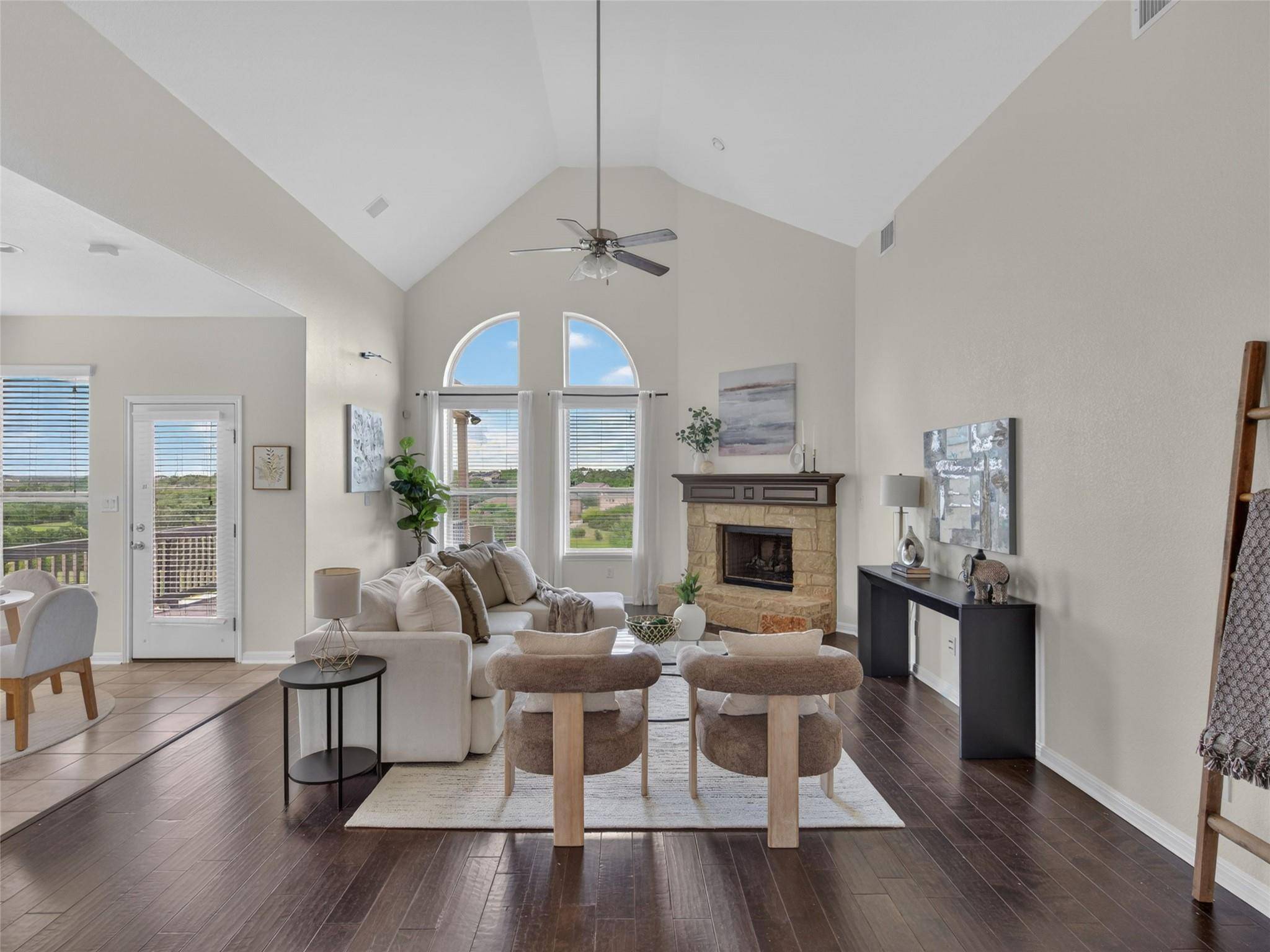 700 Ledge Stone DR, Austin, TX 78737