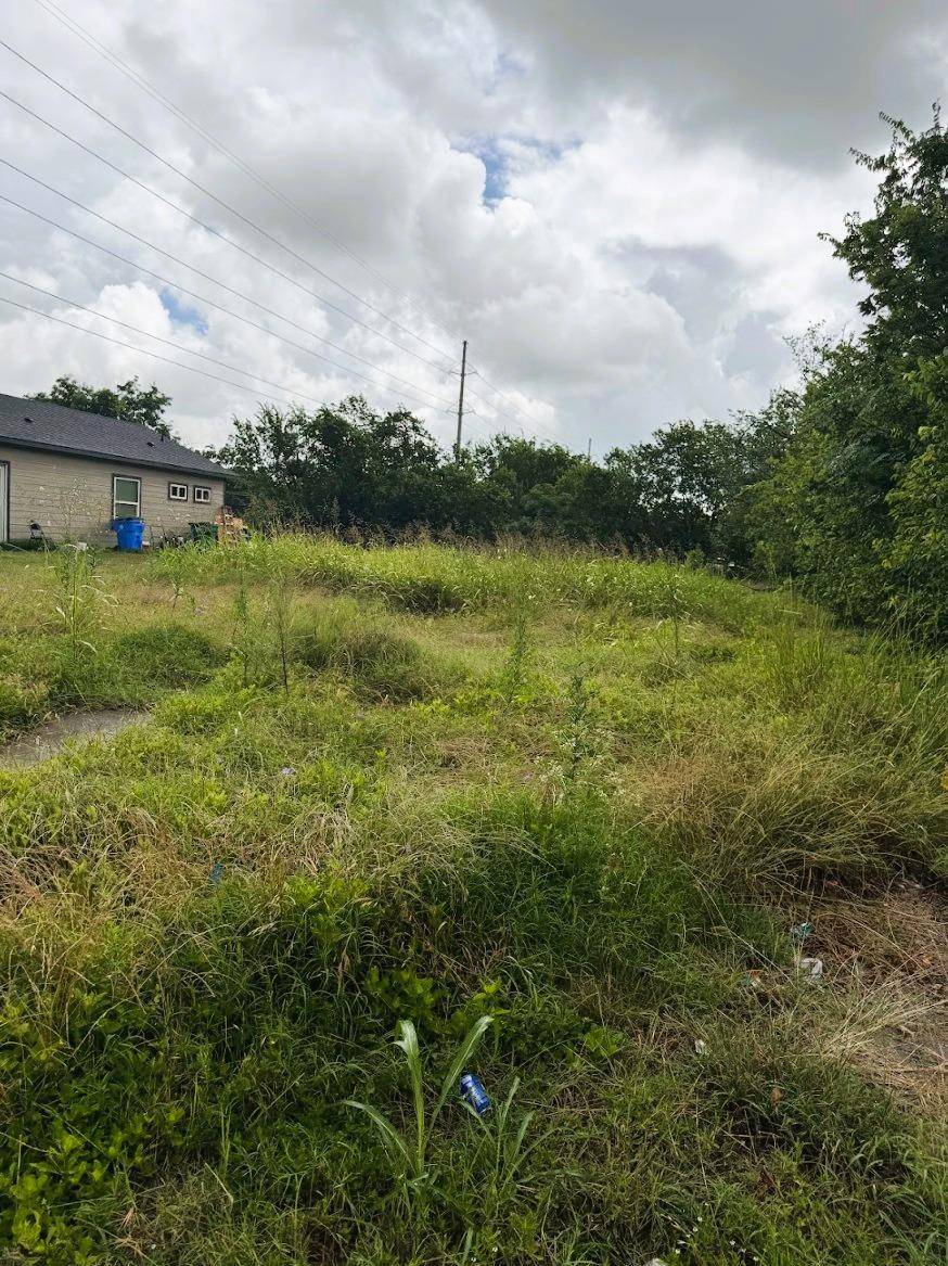 503 Maple ST, Taylor, TX 76574