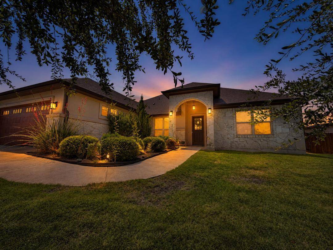 608 Jake DR, Jarrell, TX 76537