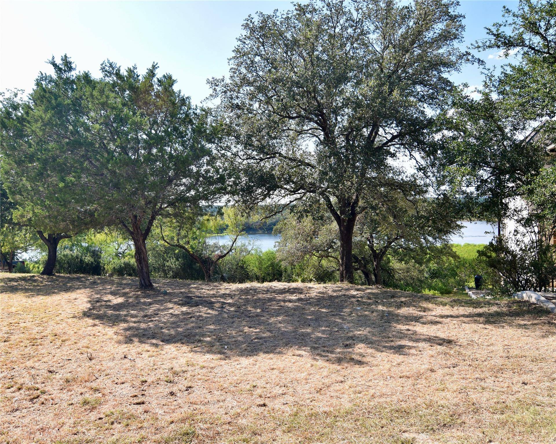 637 Wesley Ridge DR, Spicewood, TX 78669