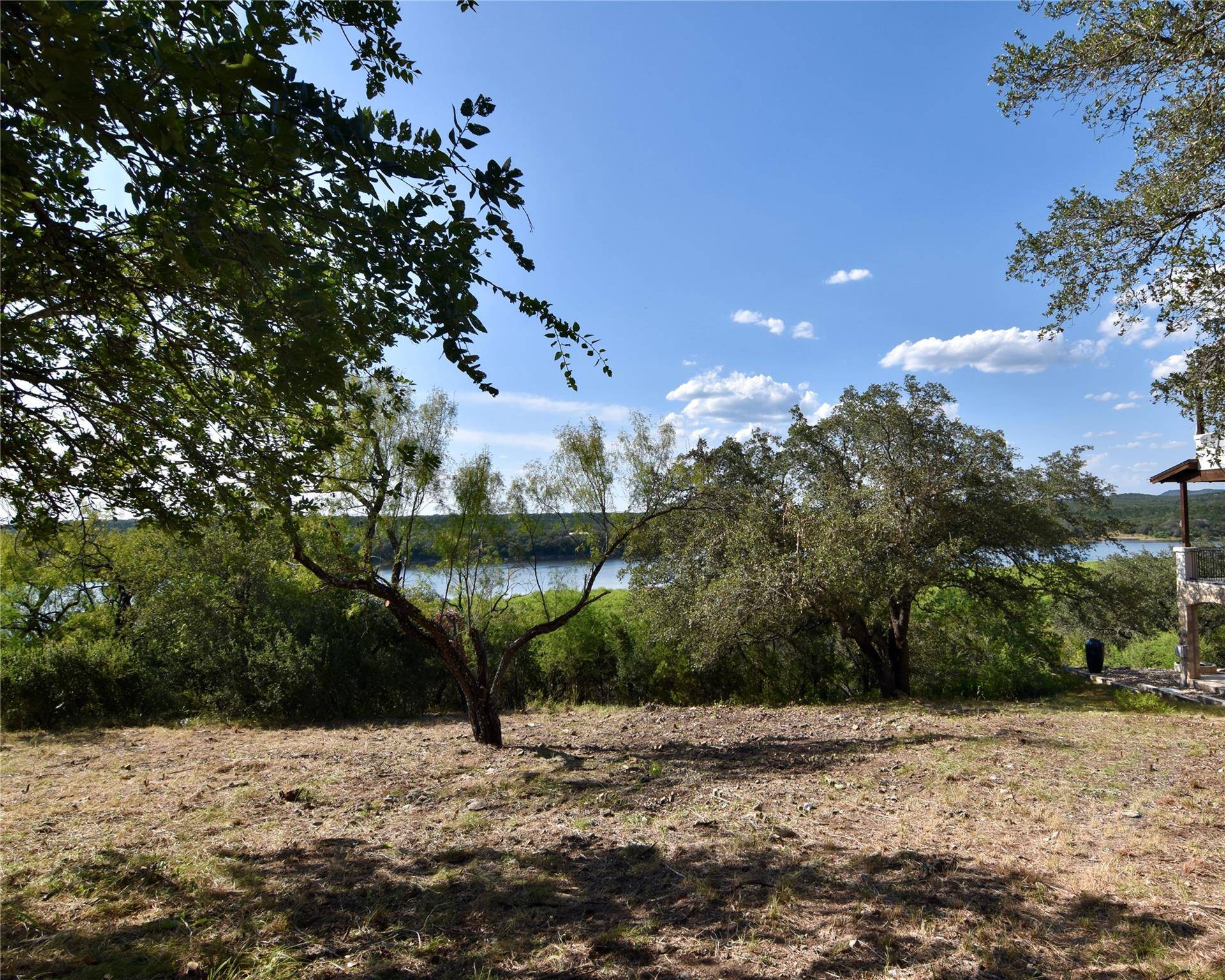 637 Wesley Ridge DR, Spicewood, TX 78669