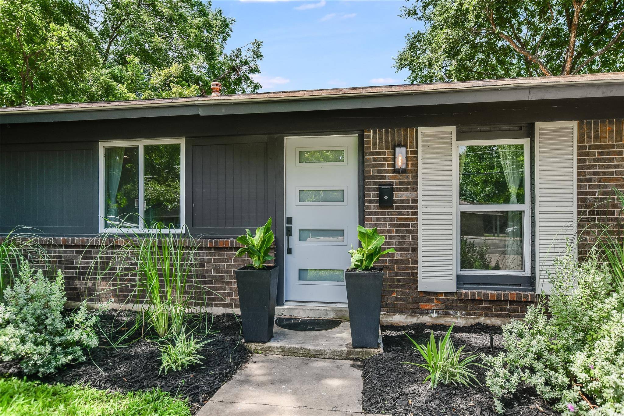 805 Eberhart LN, Austin, TX 78745