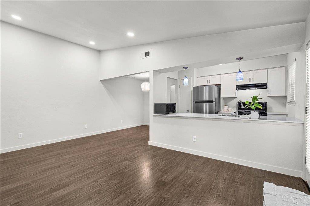 826 King Albert ST #B, Austin, TX 78745