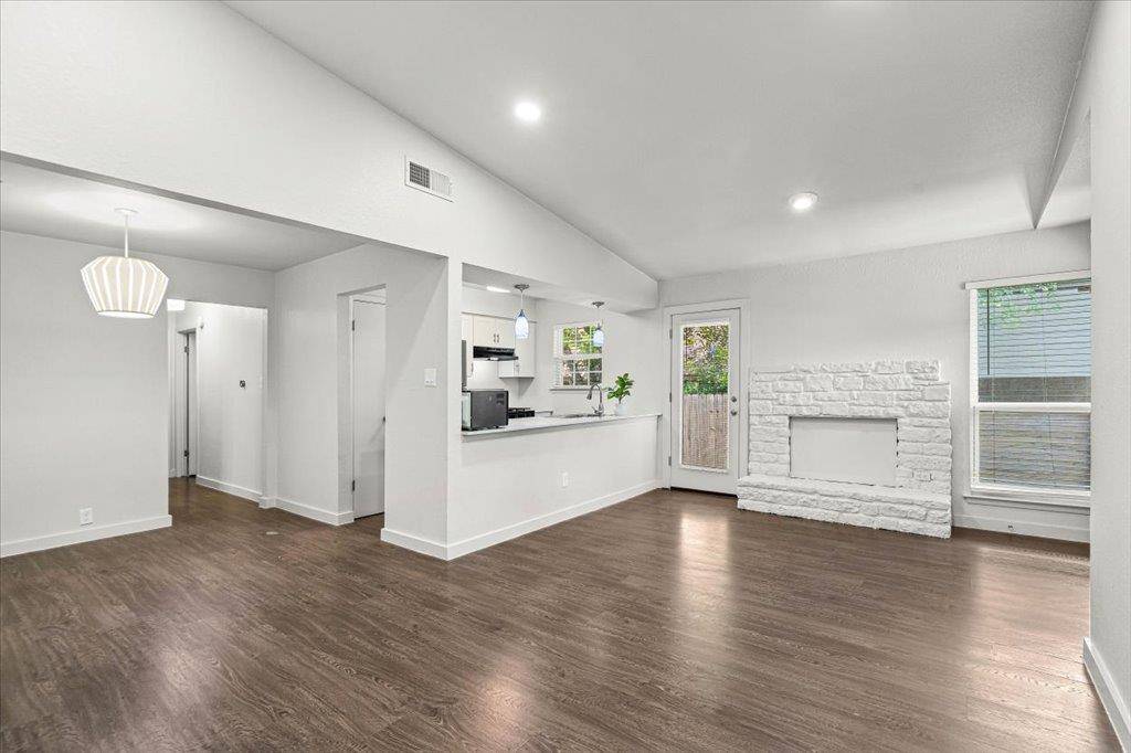 826 King Albert ST #B, Austin, TX 78745