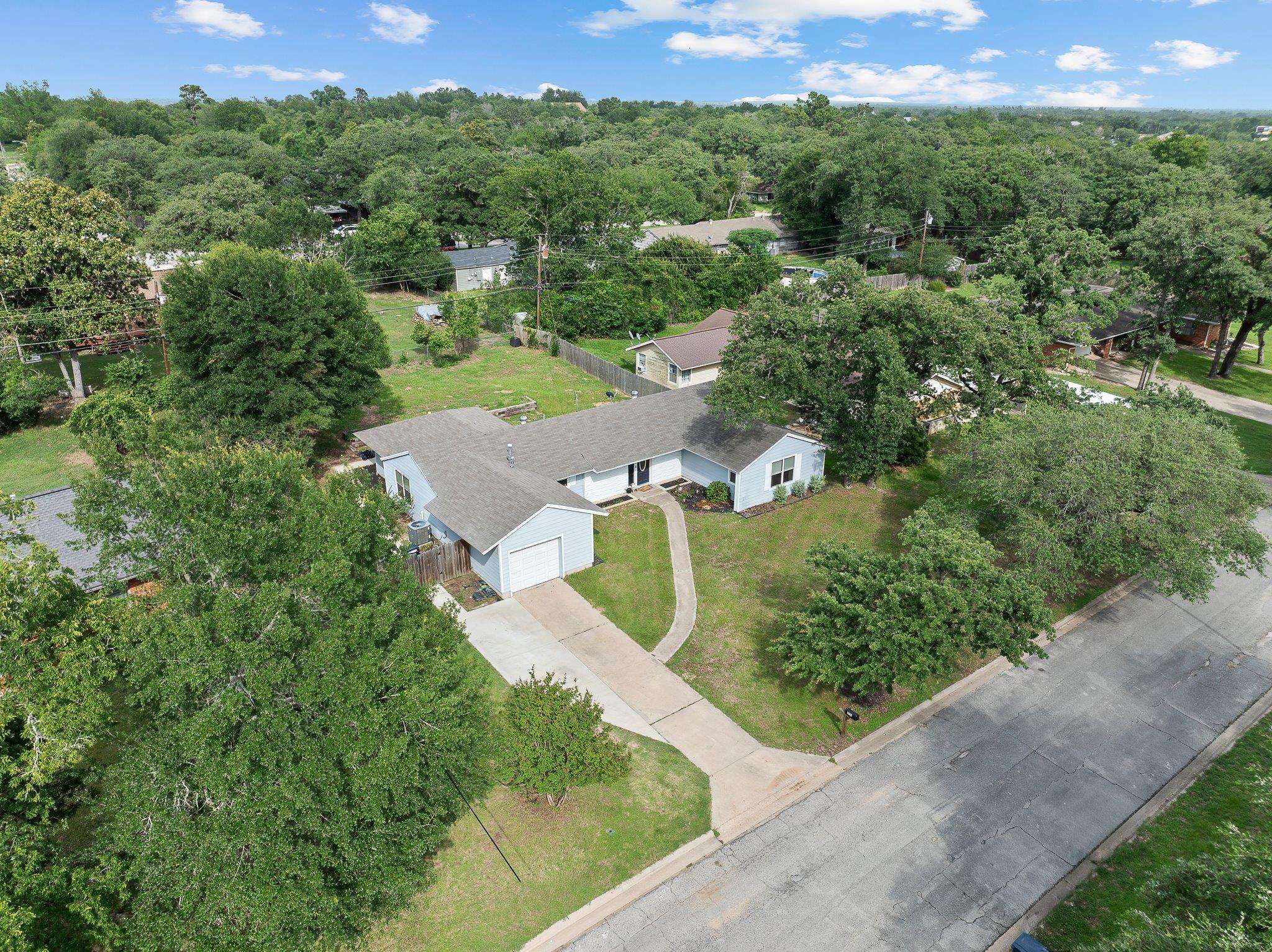 508 San Jacinto DR, Rockdale, TX 76567