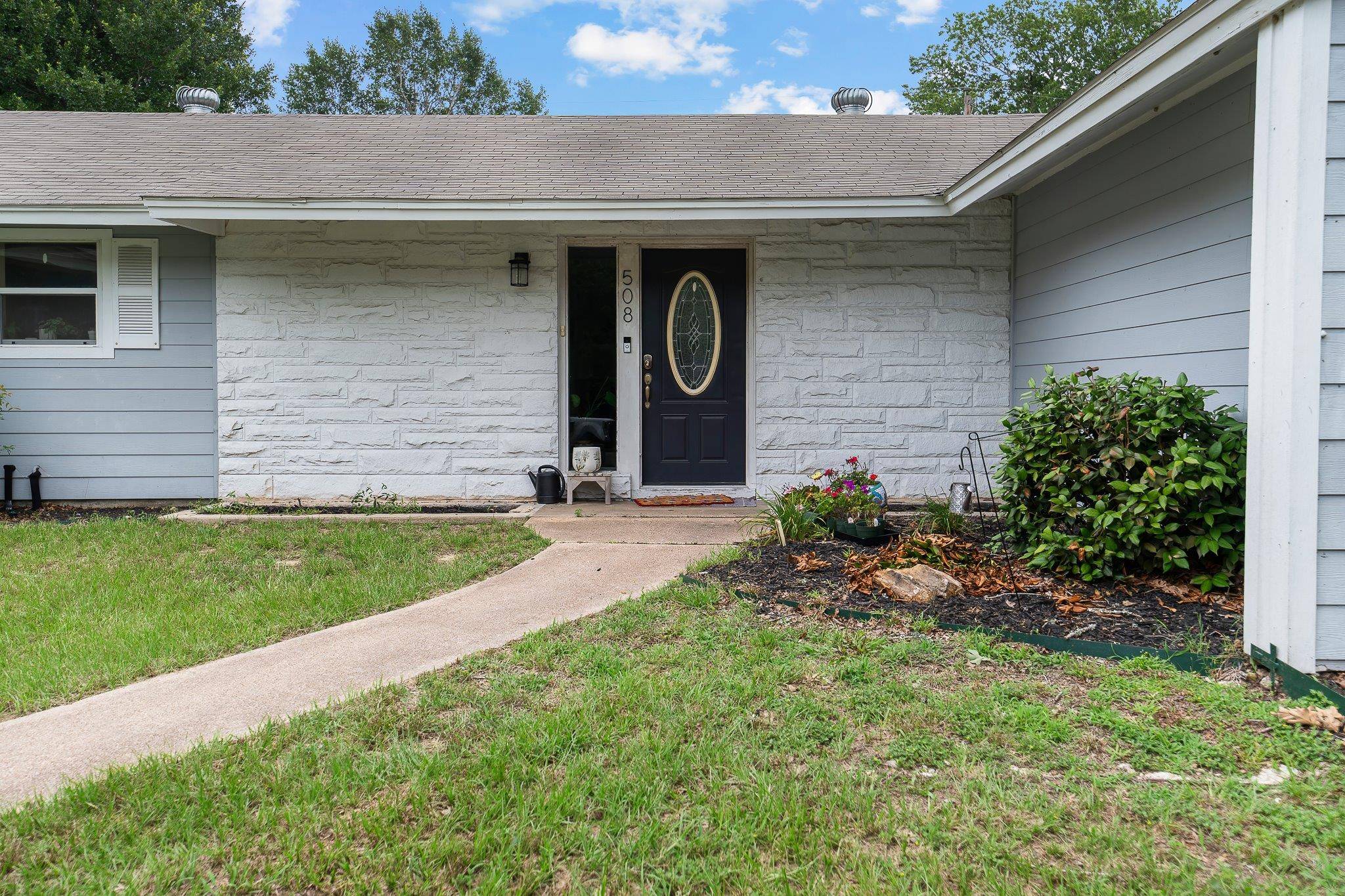 508 San Jacinto DR, Rockdale, TX 76567